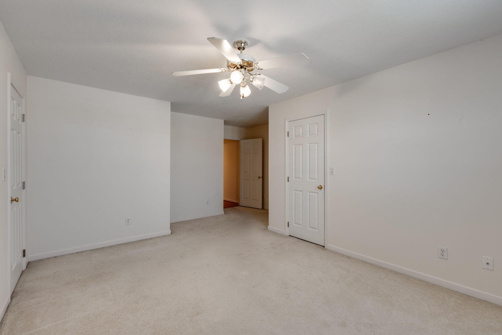 4640 Fire Pink Trail