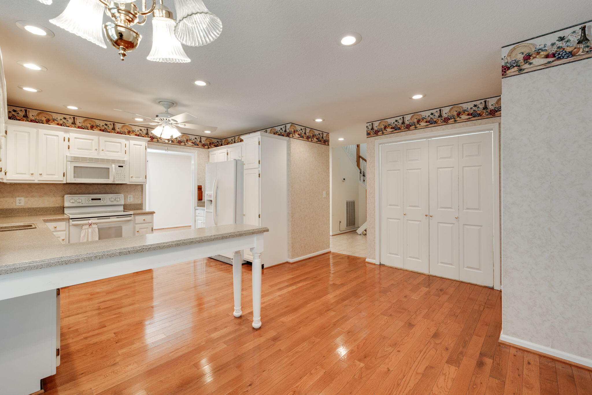 4640 Fire Pink Trail