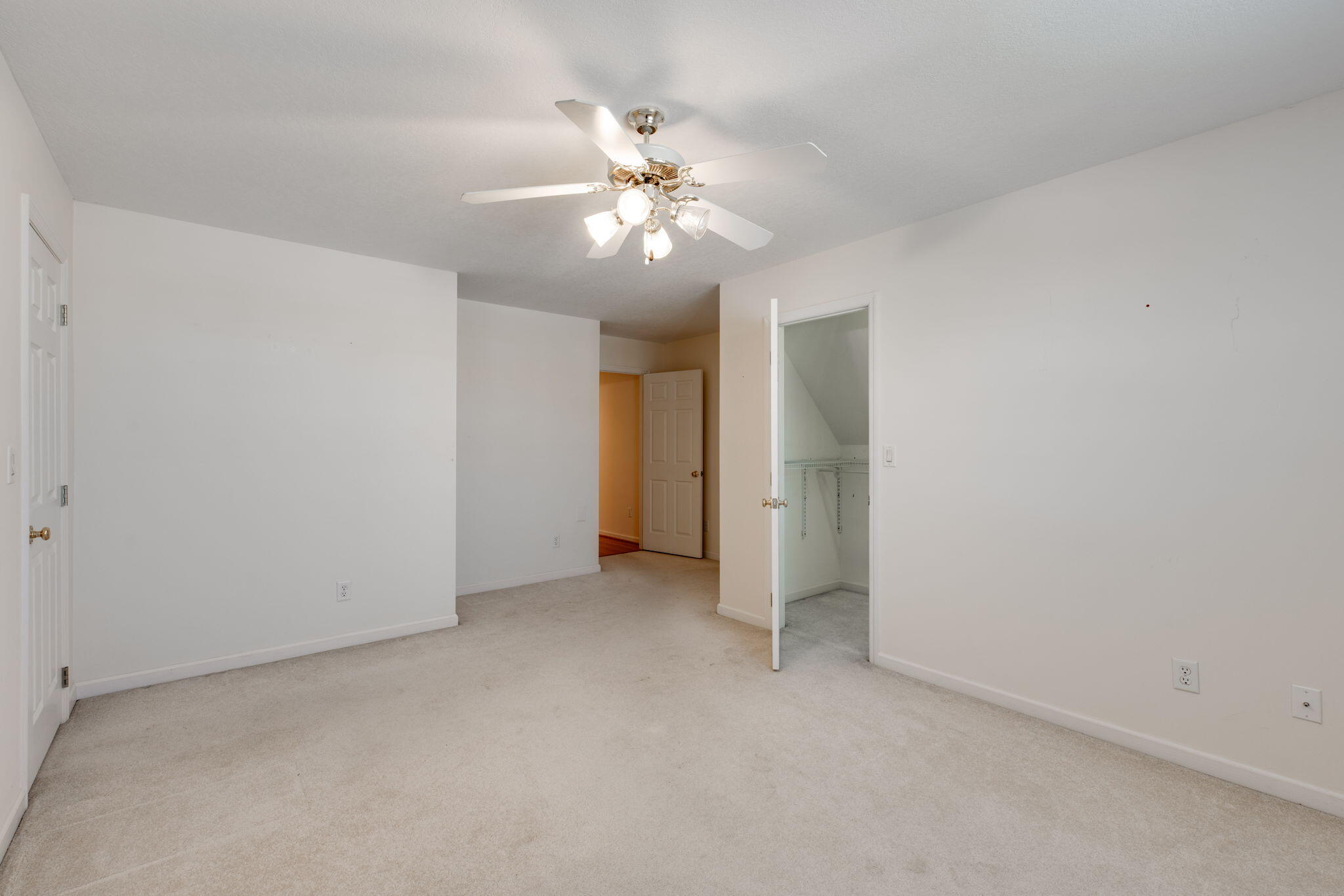 4640 Fire Pink Trail