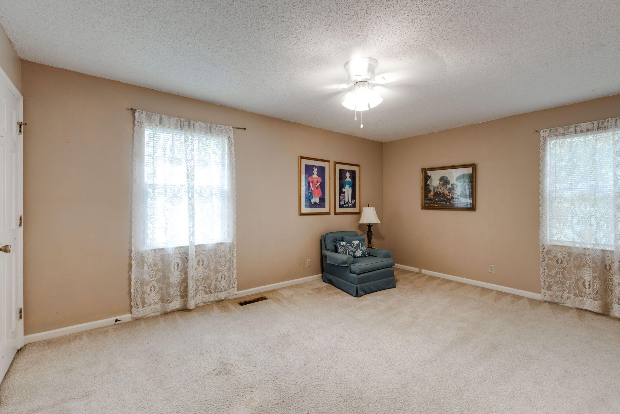 5116 Hunter Trail