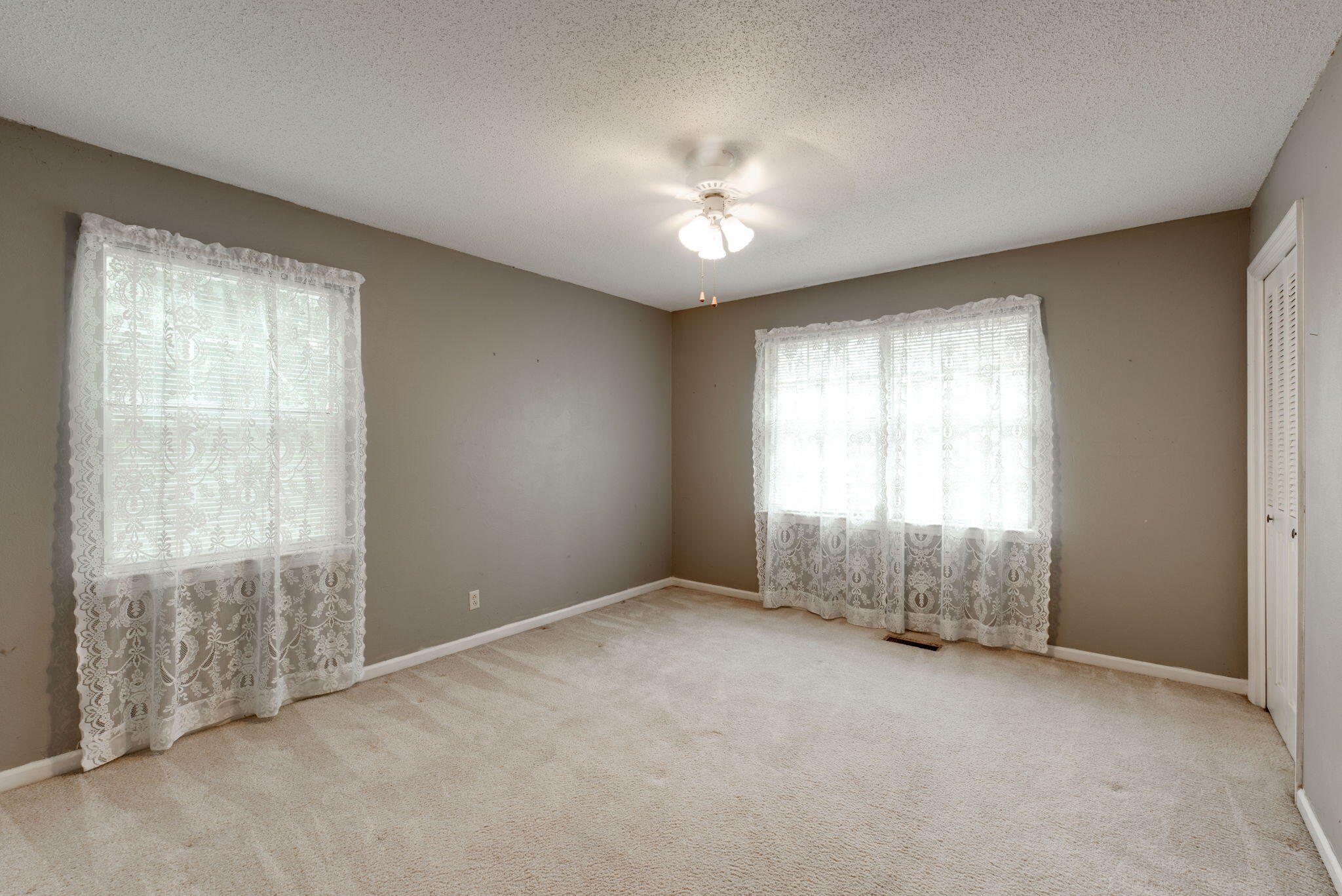 5116 Hunter Trail