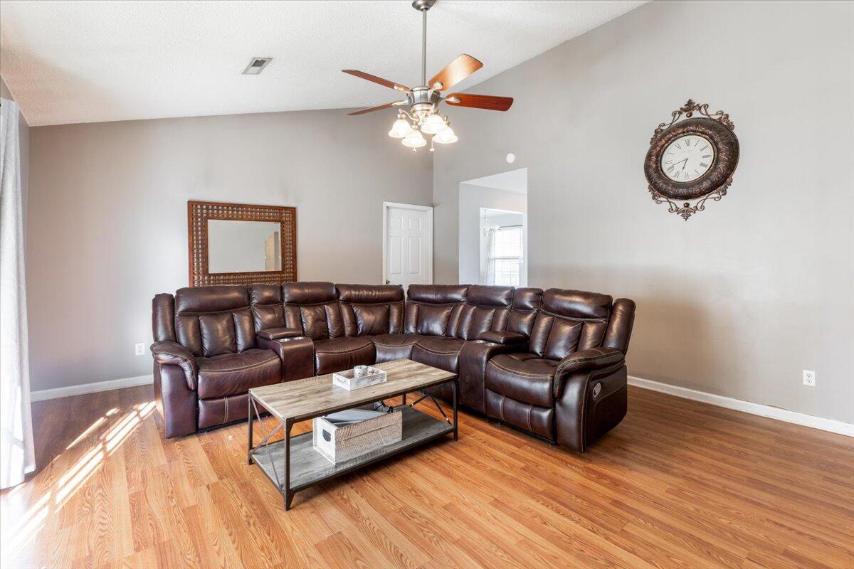 102 Dalewood Circle