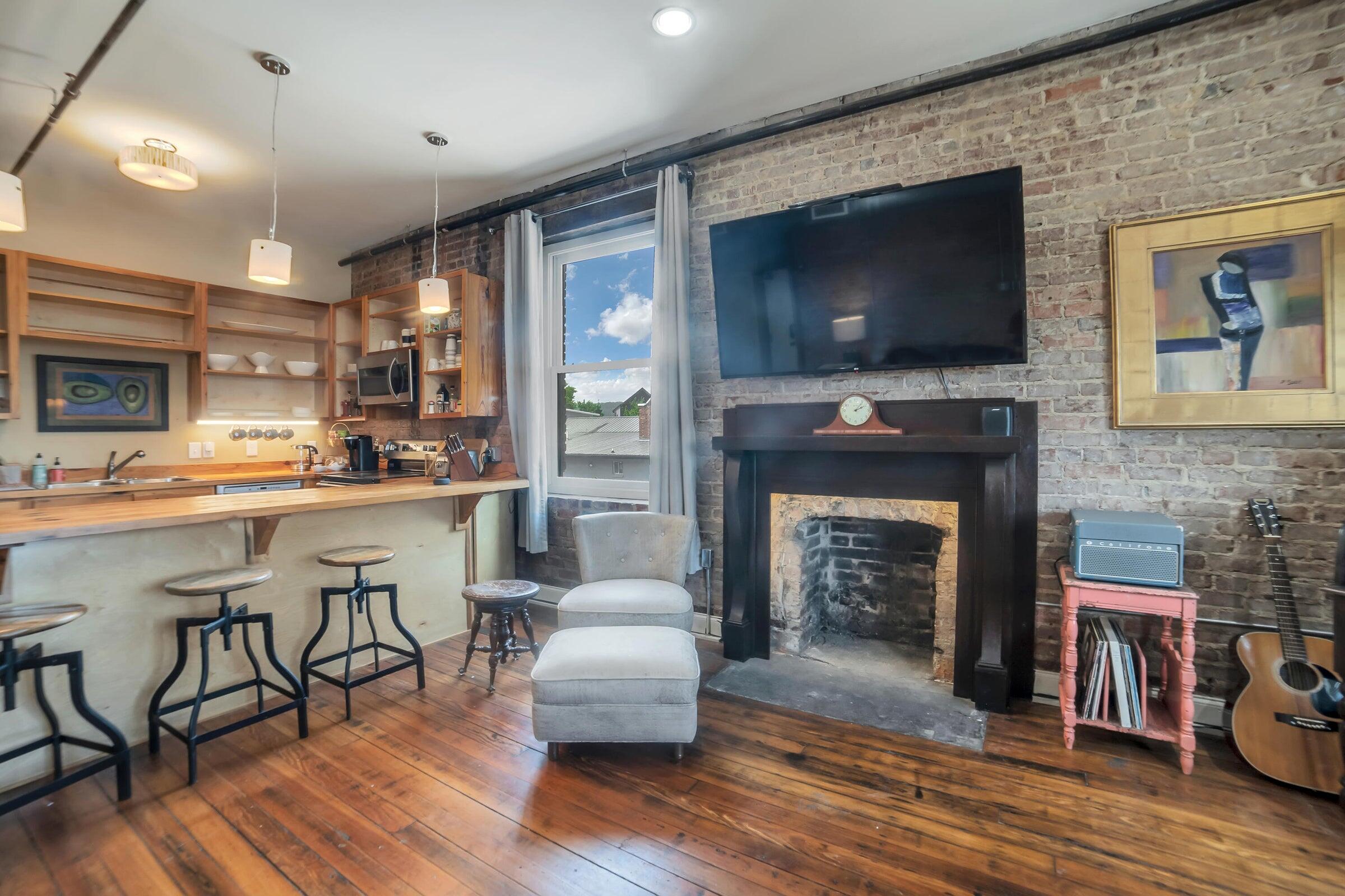 1617 Rossville Avenue, 2b