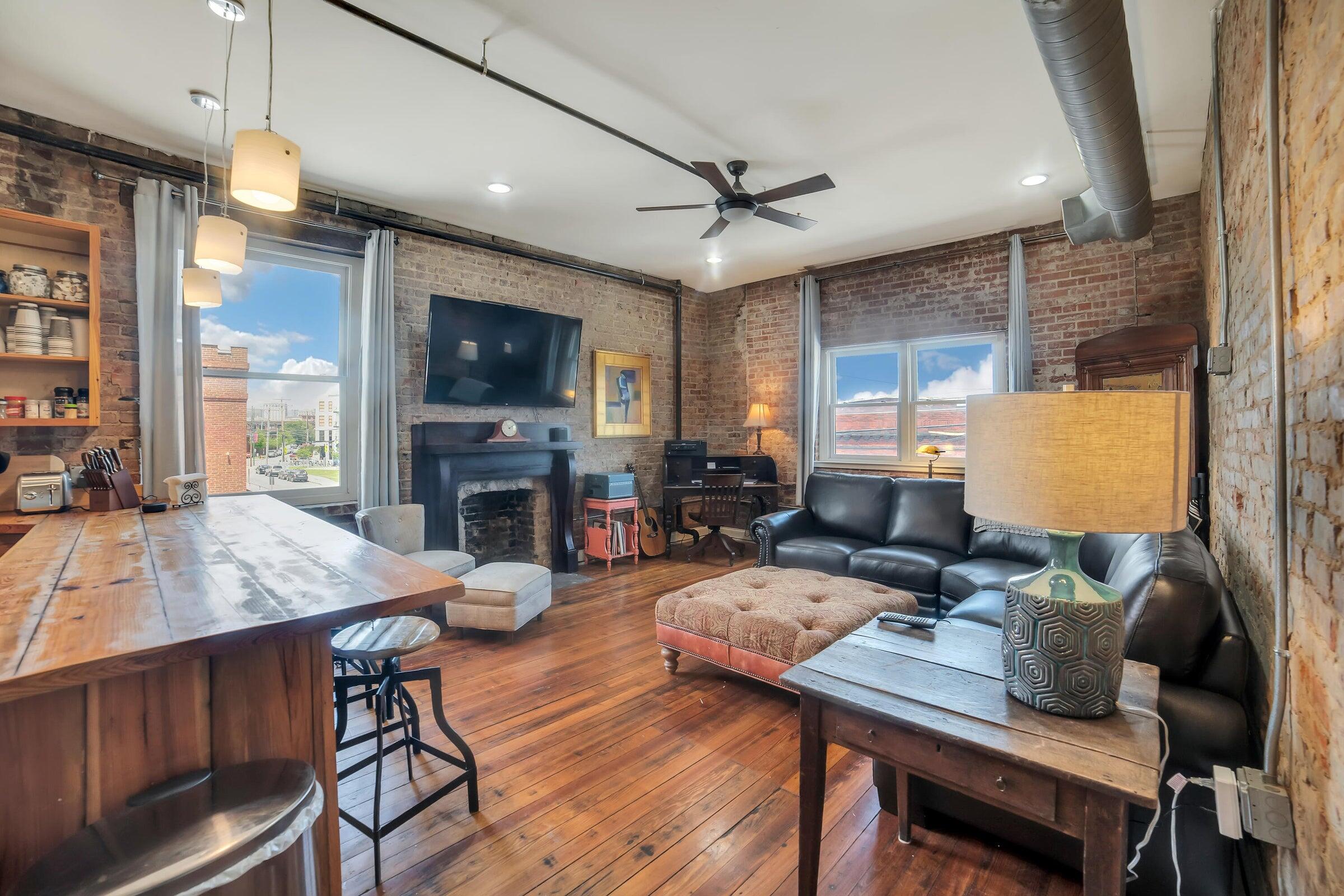 1617 Rossville Avenue, 2b