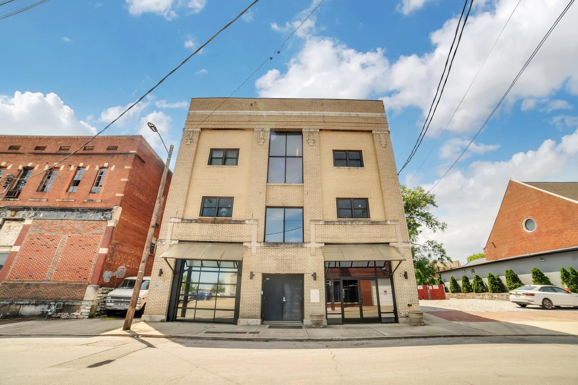 1617 Rossville Avenue, 2b