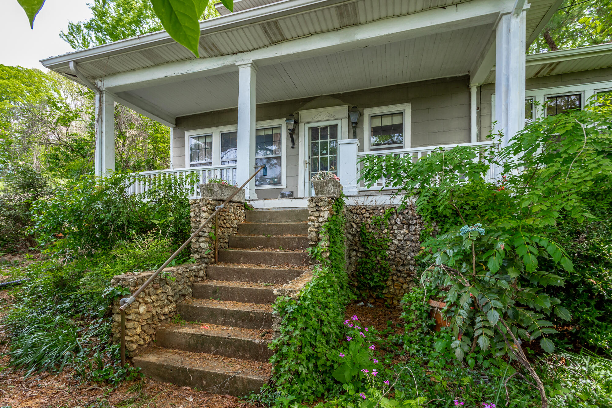 1818 Old Ringgold Road