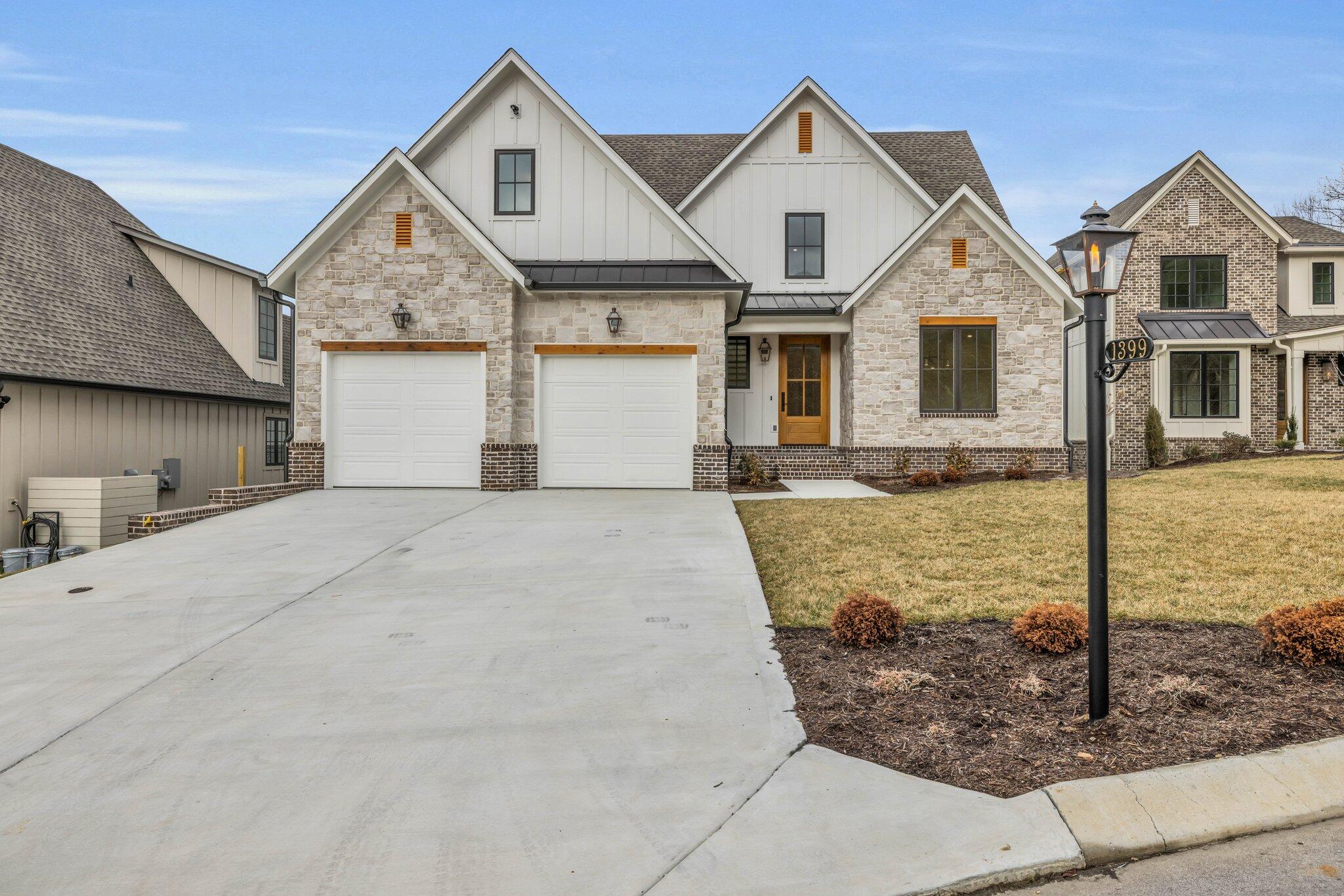 1399 London Woods Way, 20