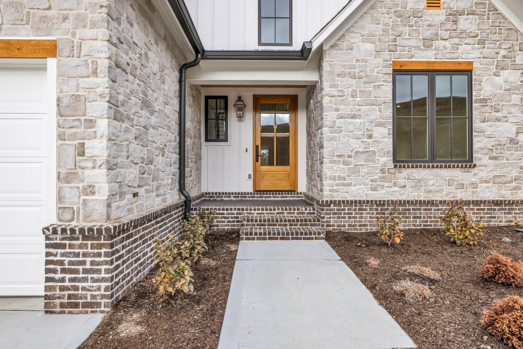 1399 London Woods Way, 20