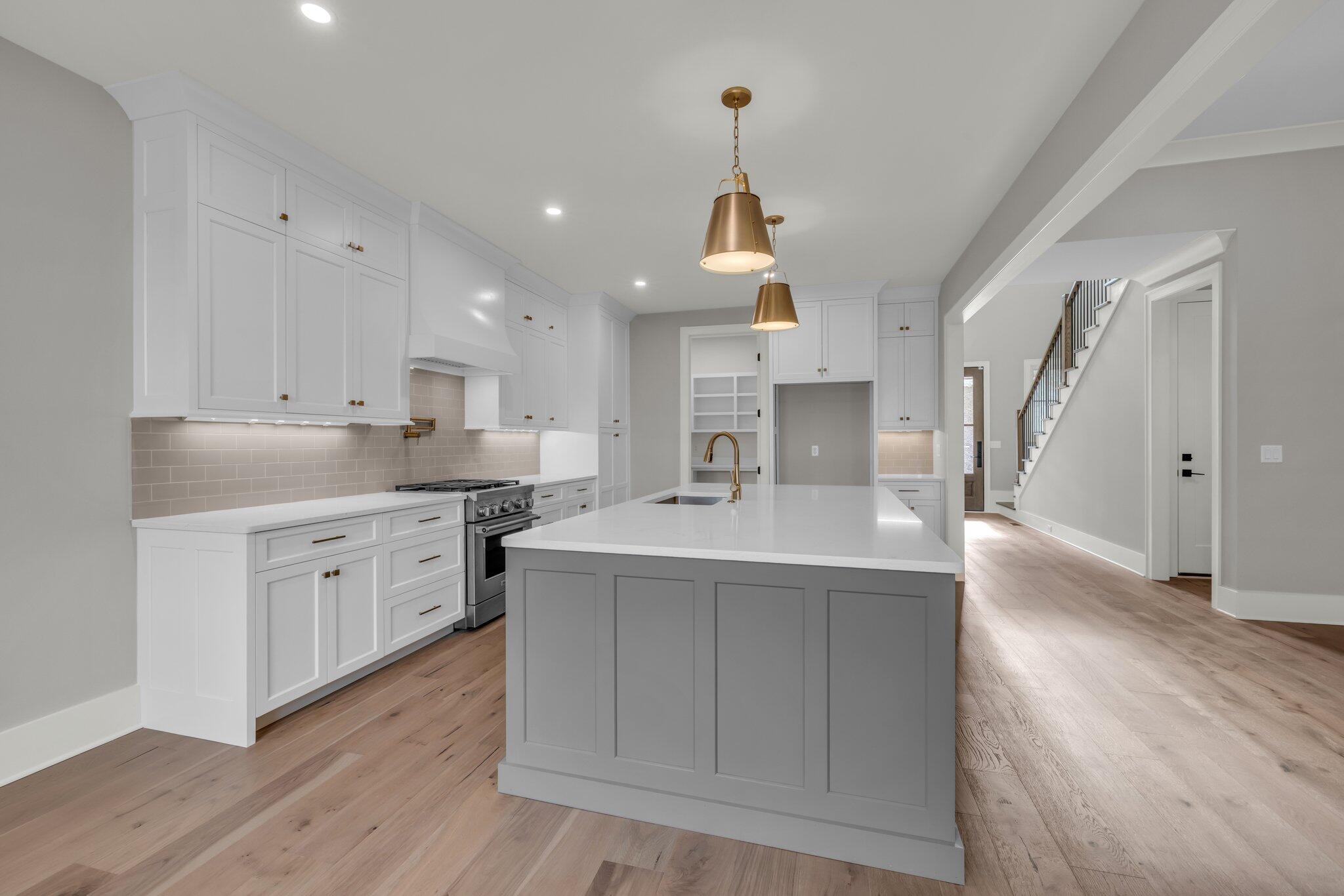 1399 London Woods Way, 20