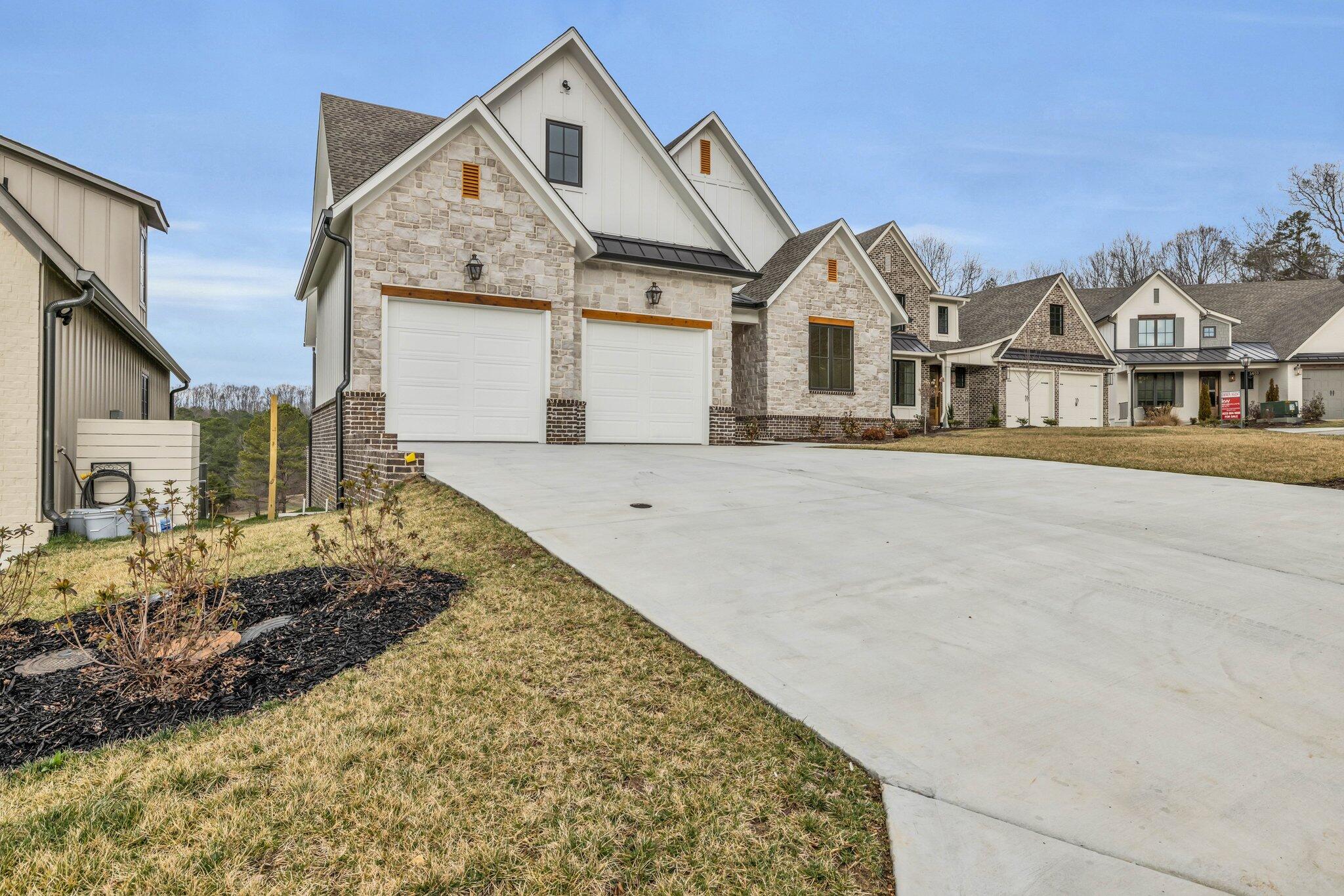 1399 London Woods Way, 20