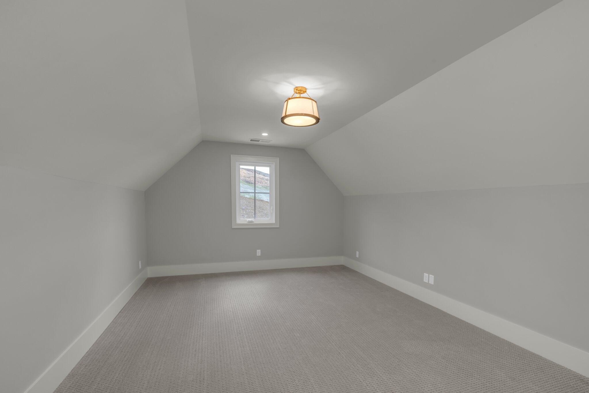 1399 London Woods Way, 20