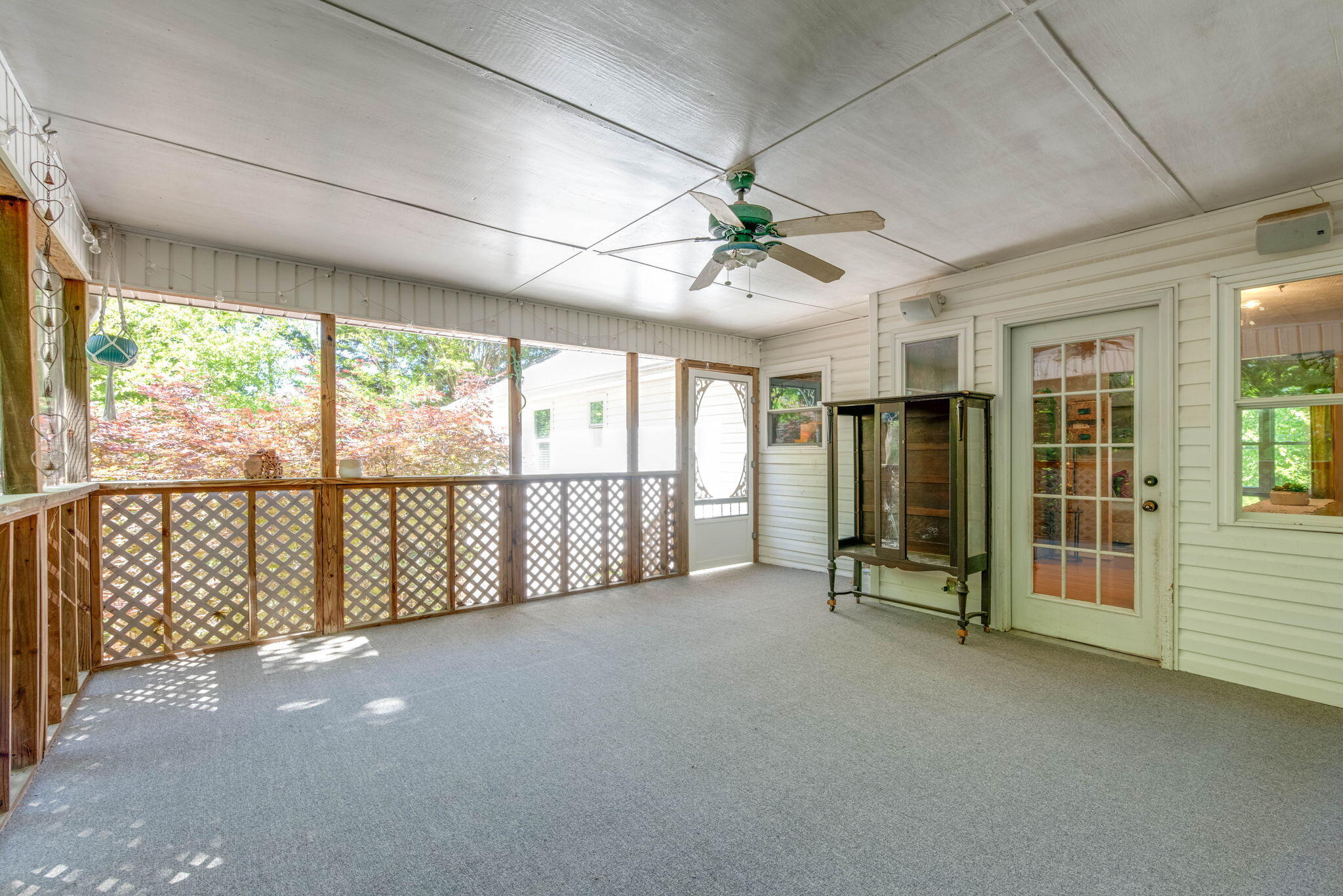 580 Middle View Drive