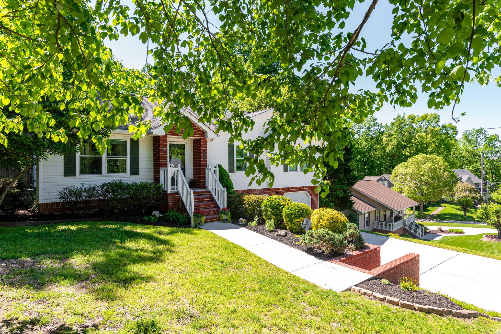 580 Middle View Drive