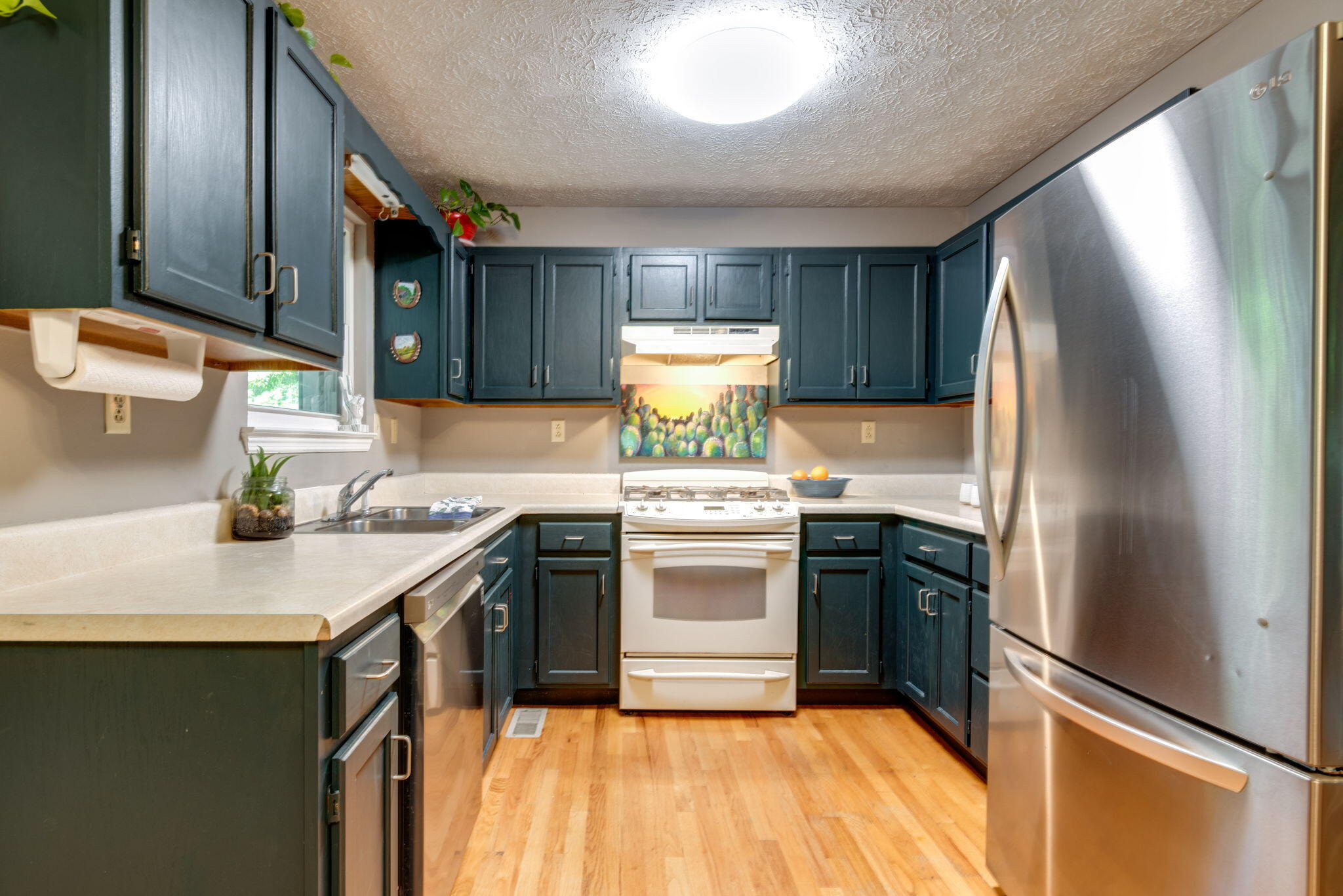580 Middle View Drive
