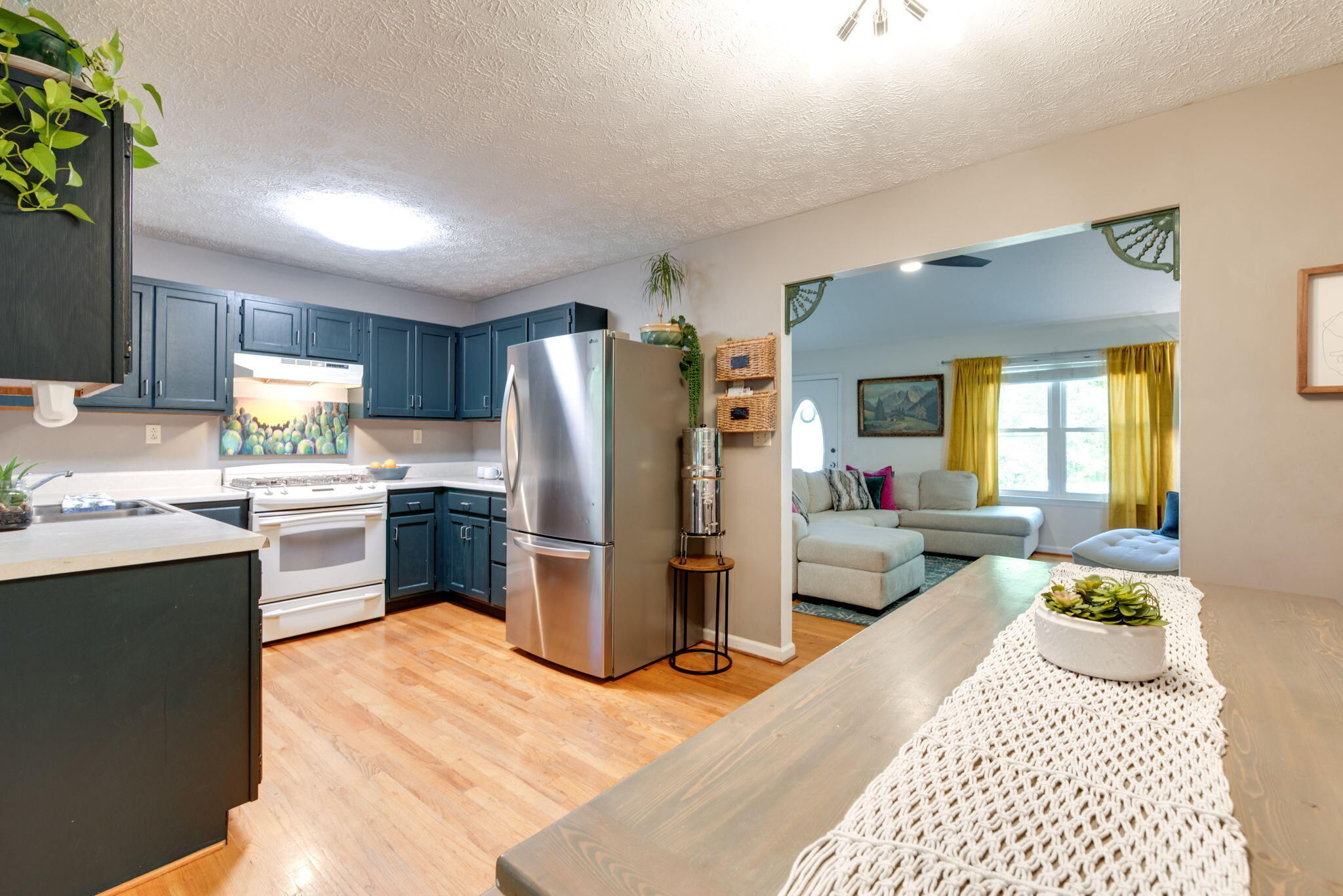 580 Middle View Drive
