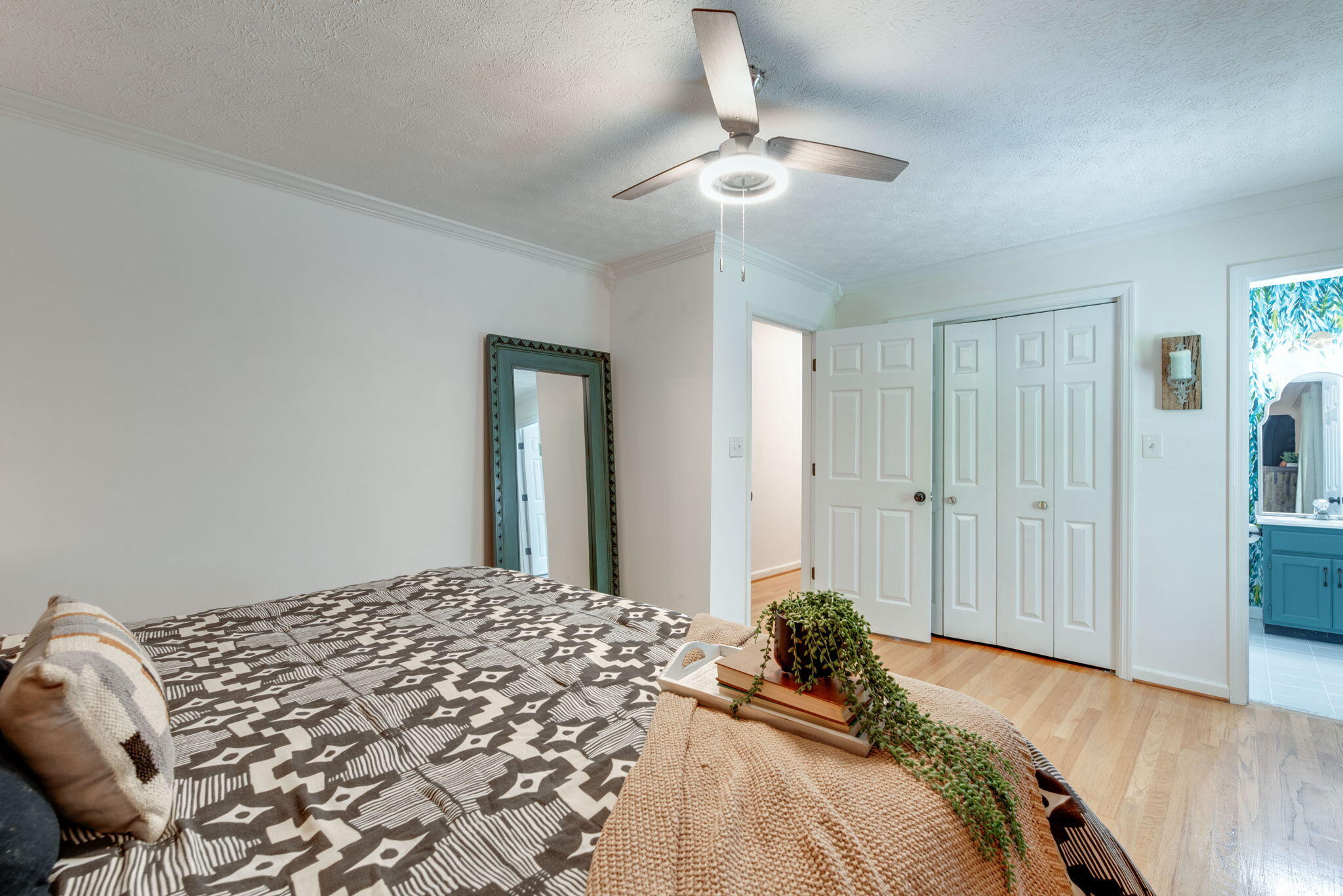 580 Middle View Drive