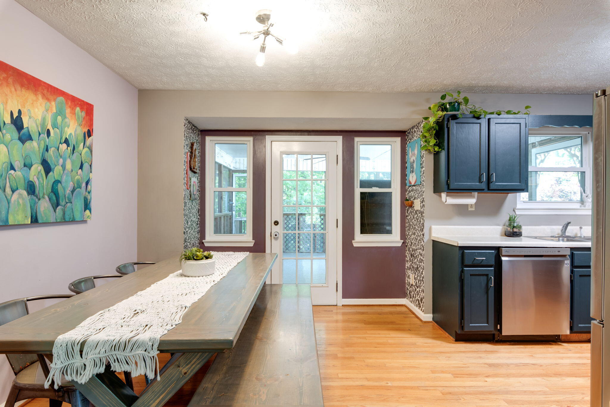 580 Middle View Drive
