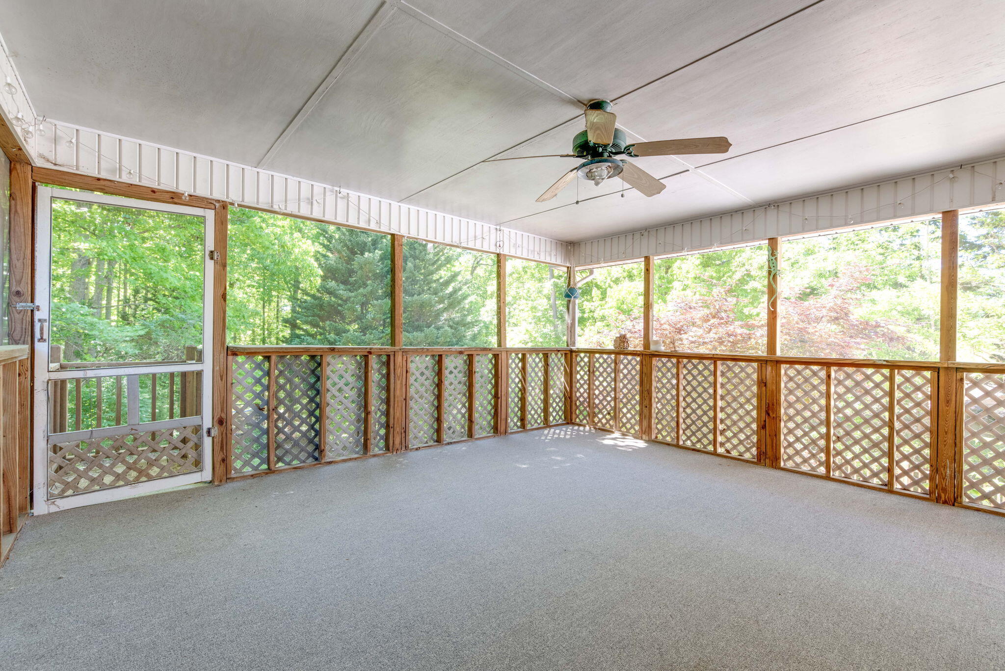 580 Middle View Drive