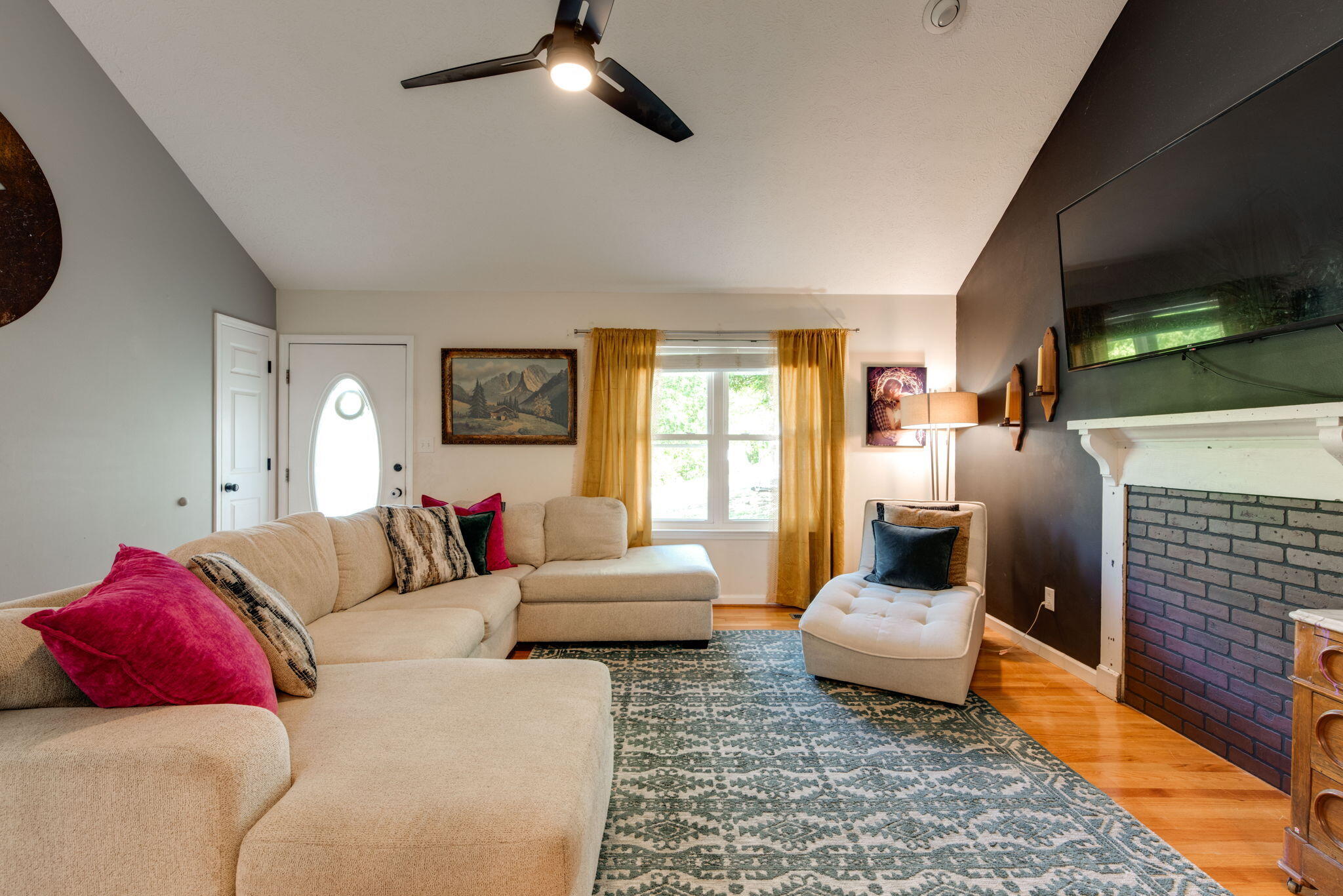 580 Middle View Drive