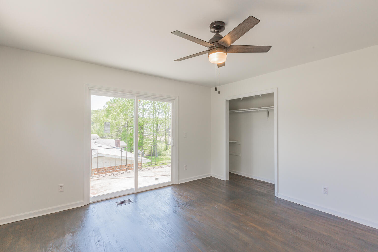 5016 Mimosa Circle