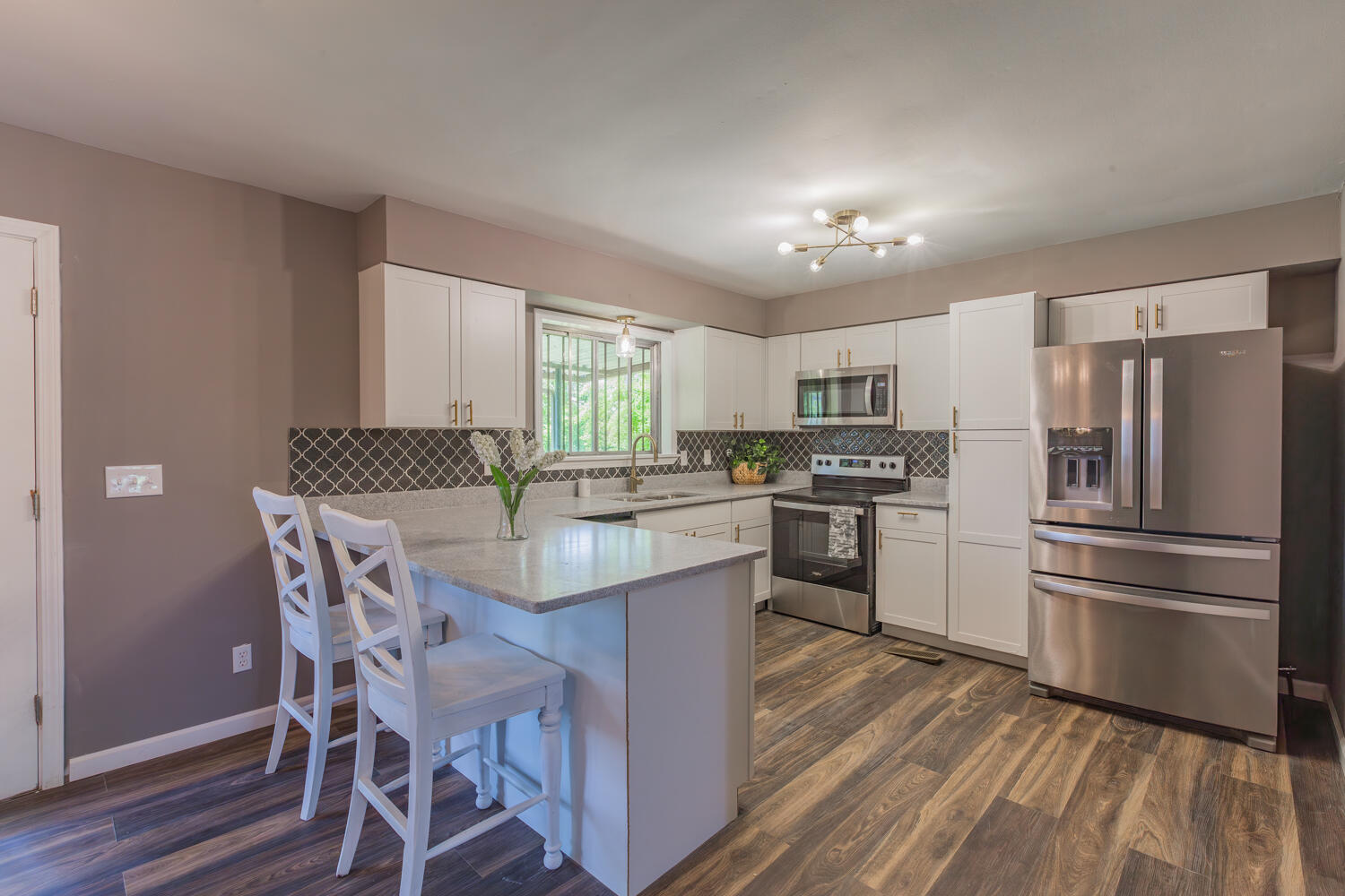 5016 Mimosa Circle
