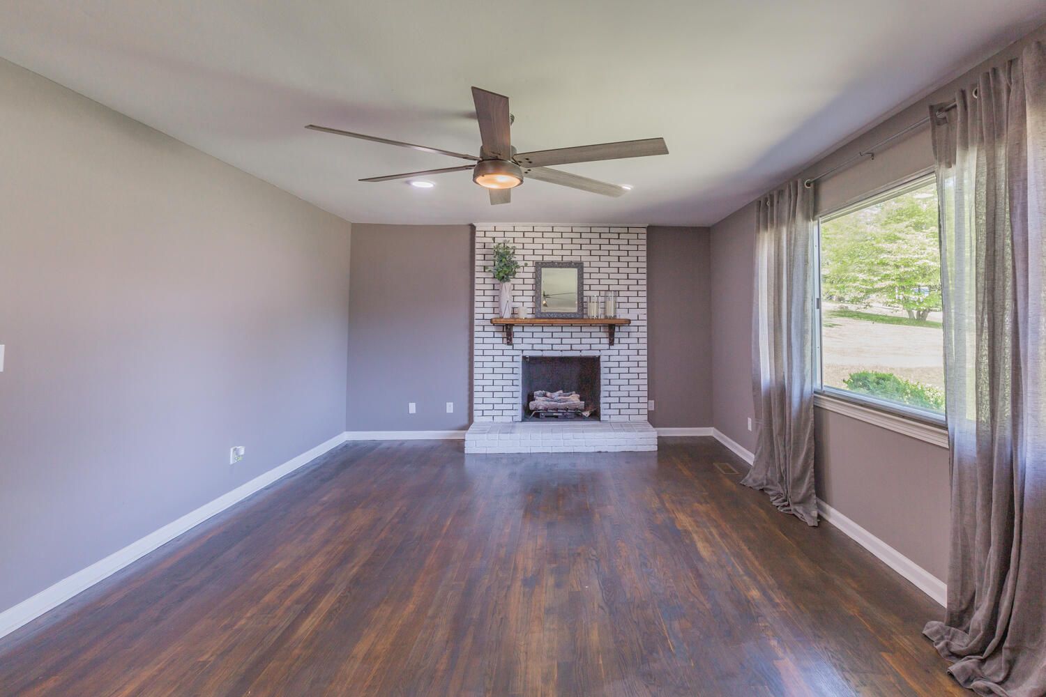 5016 Mimosa Circle