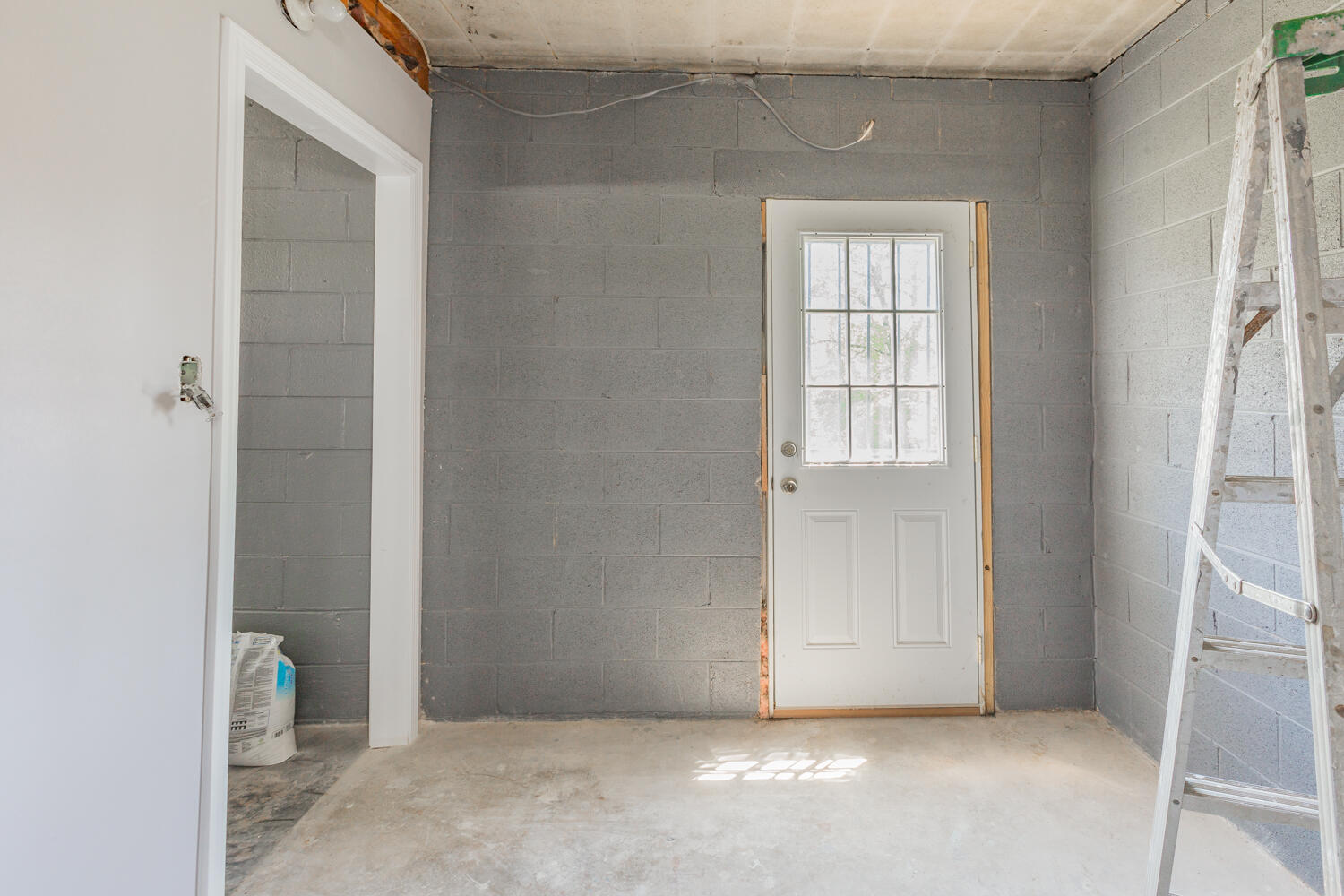 5016 Mimosa Circle