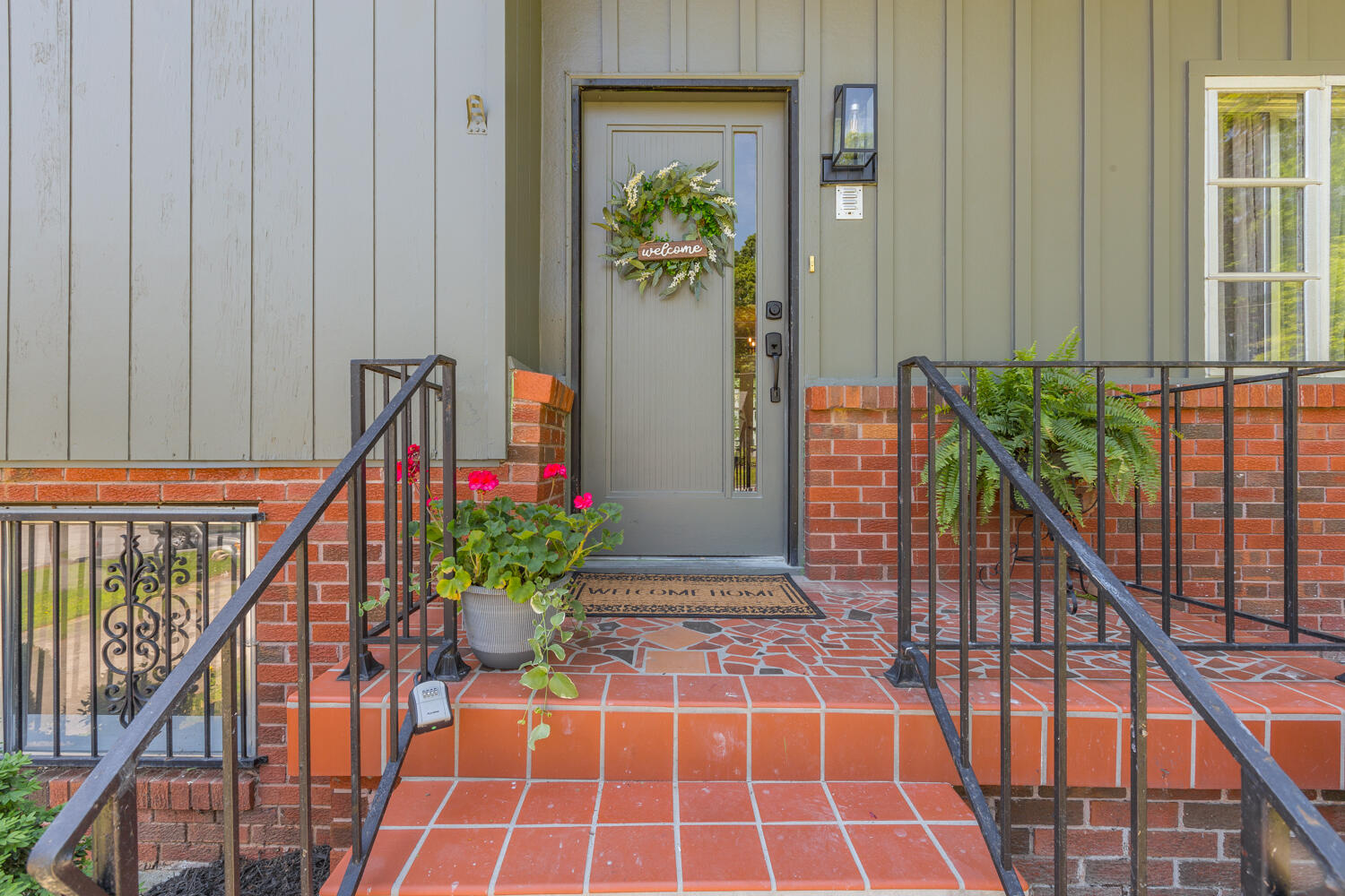 5016 Mimosa Circle