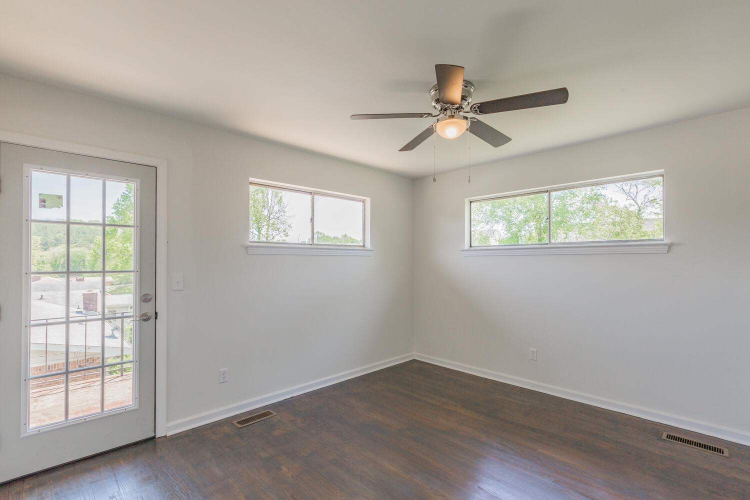 5016 Mimosa Circle