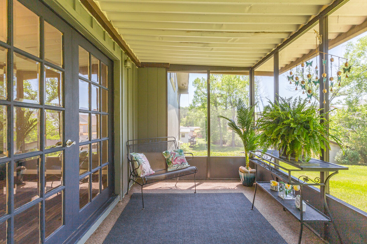 5016 Mimosa Circle