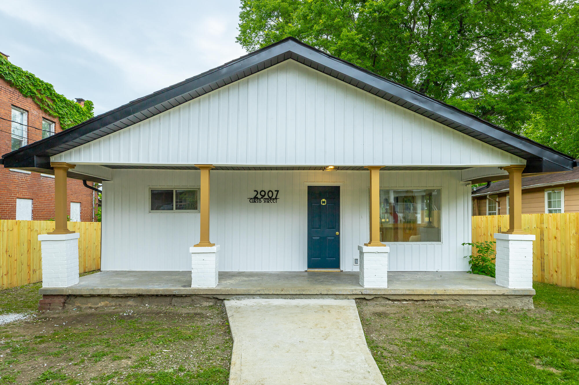 2907 Curtis Street