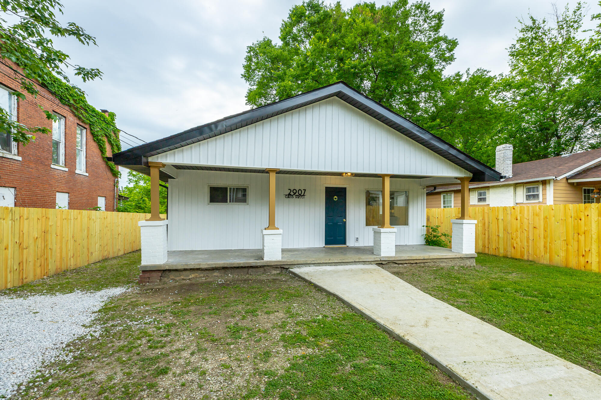 2907 Curtis Street