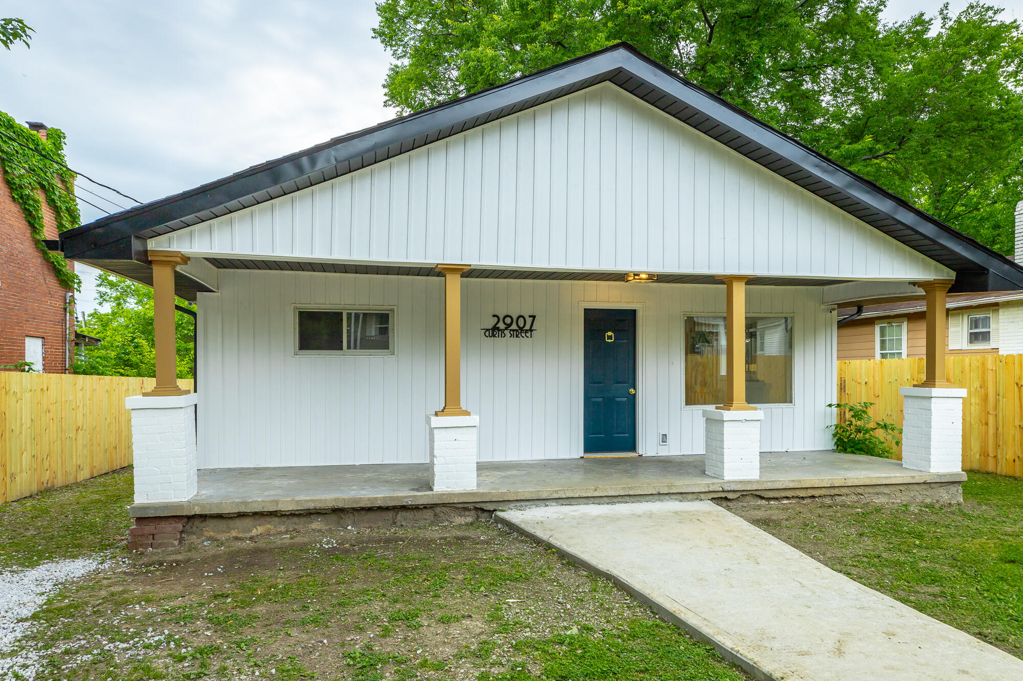2907 Curtis Street