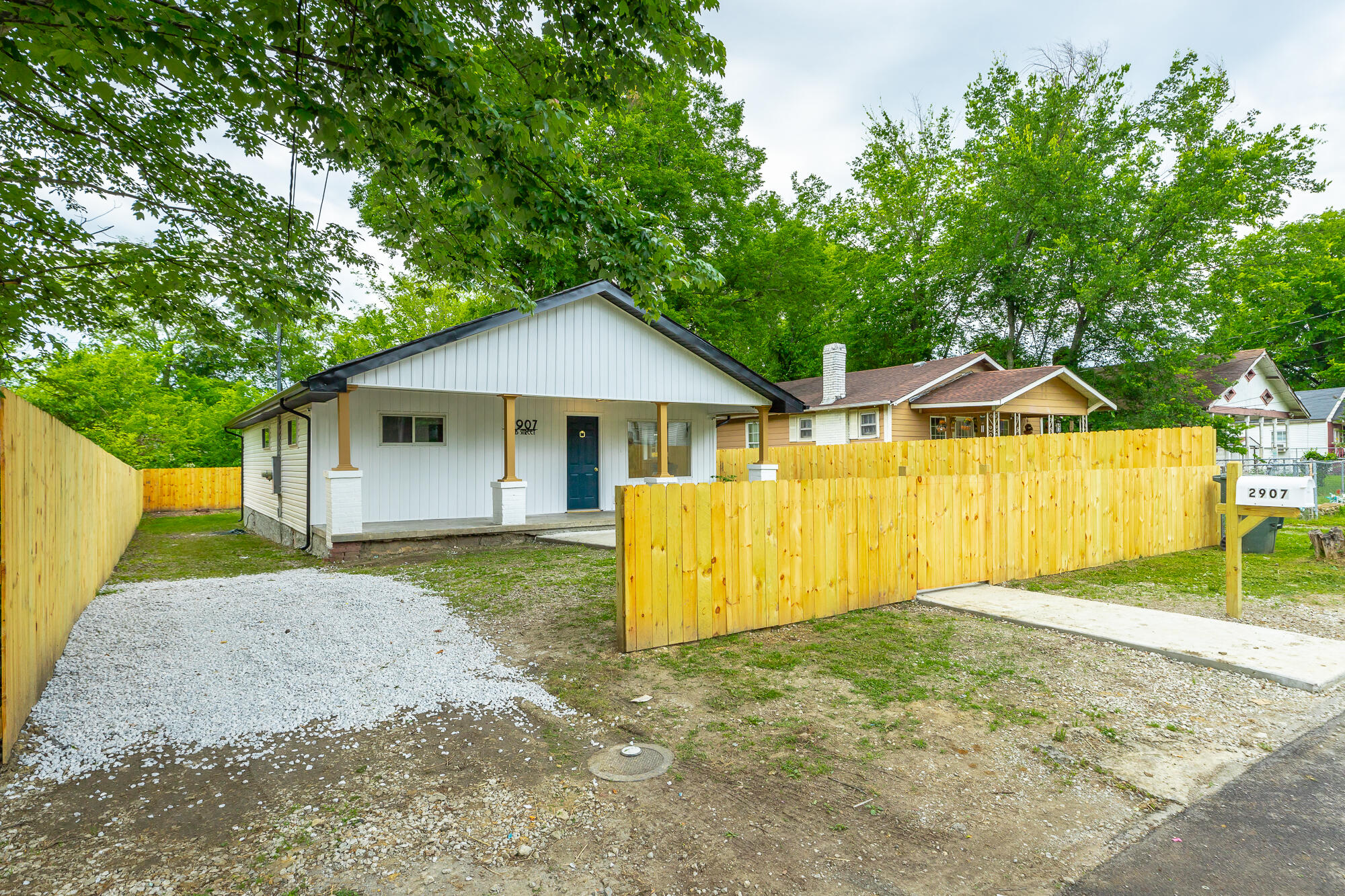2907 Curtis Street