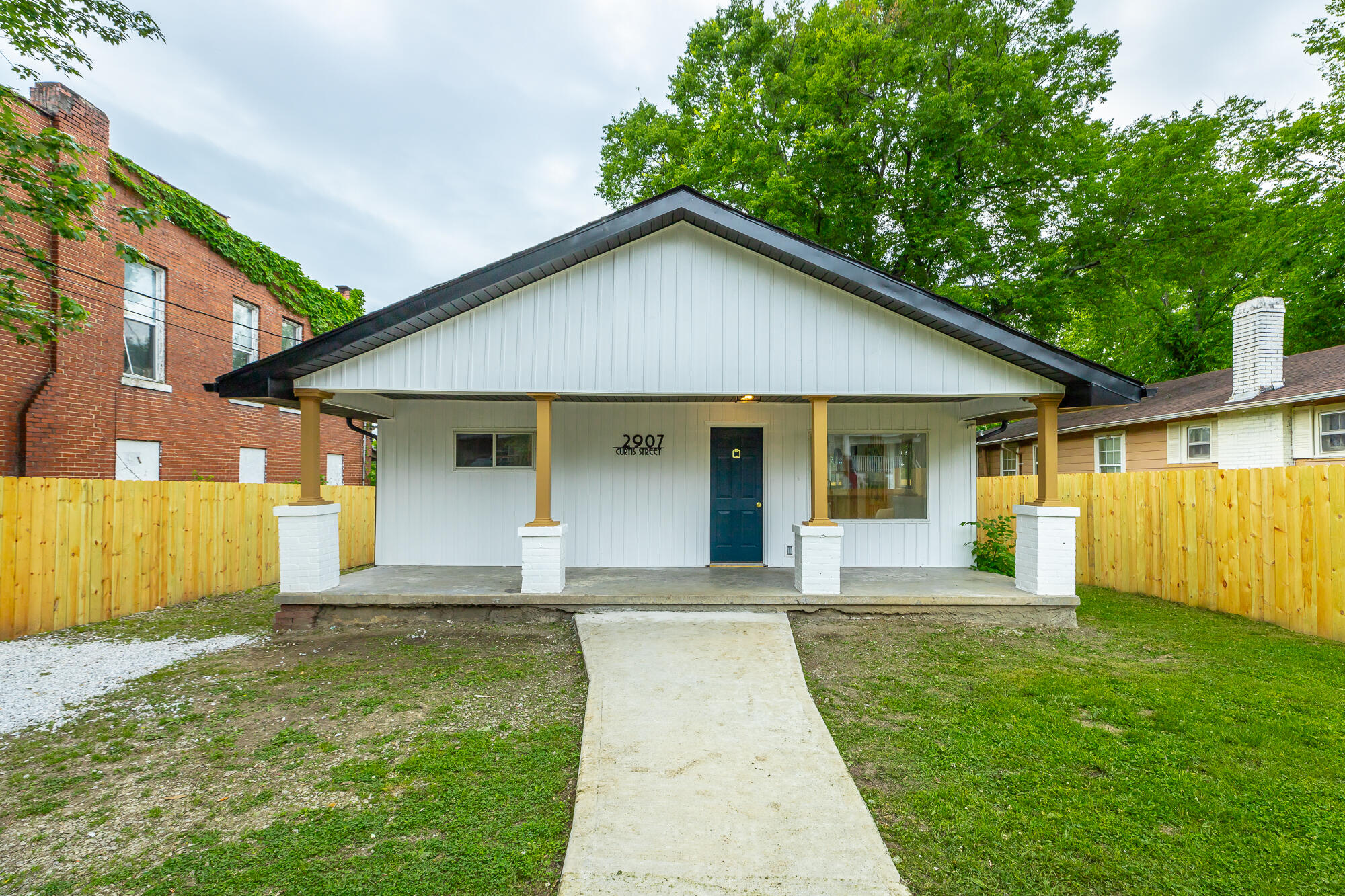 2907 Curtis Street
