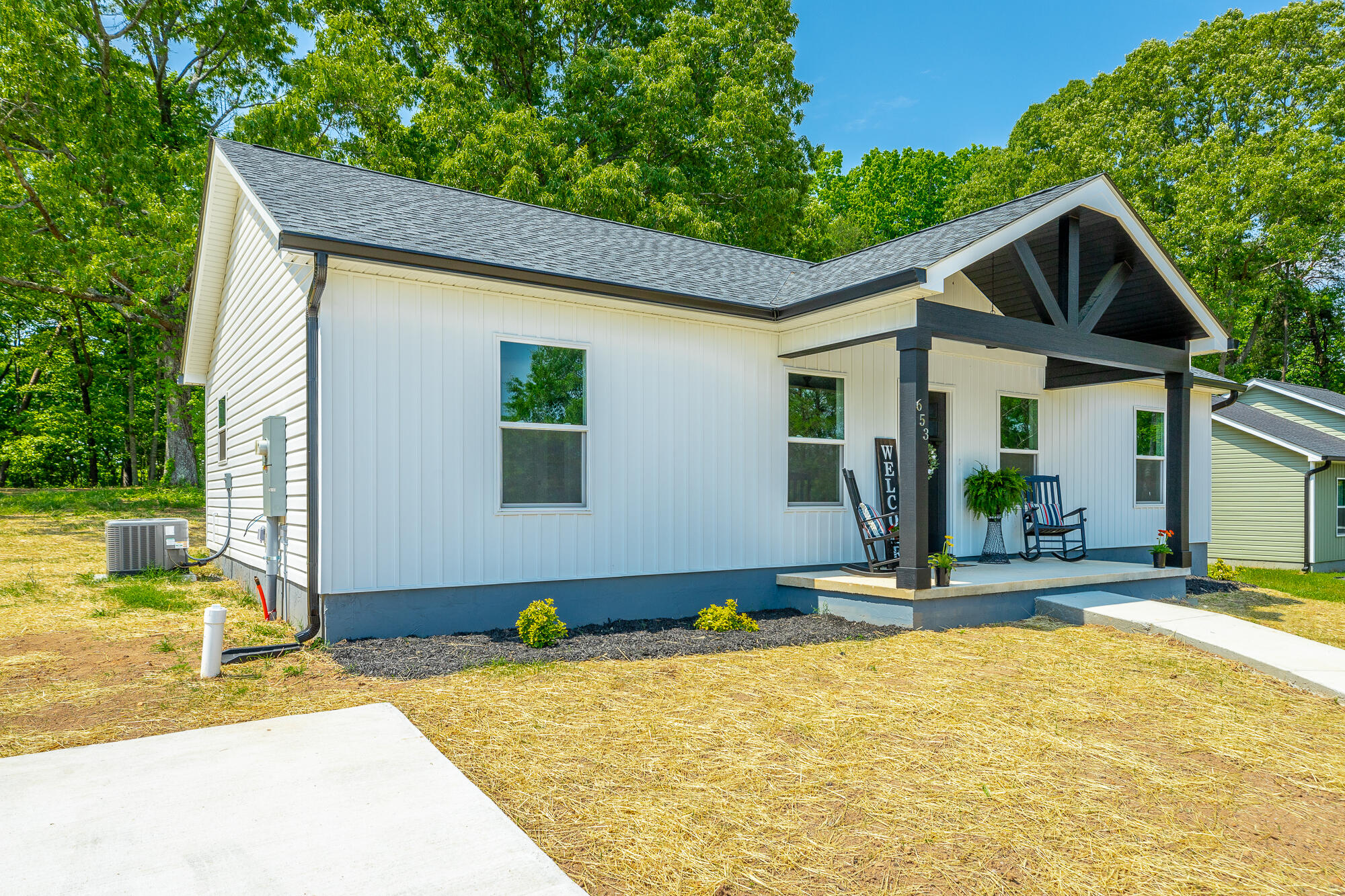 653 Bradley Avenue, LaFayette