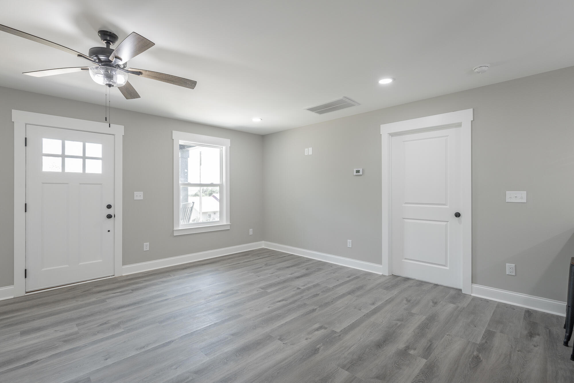 653 Bradley Avenue, LaFayette