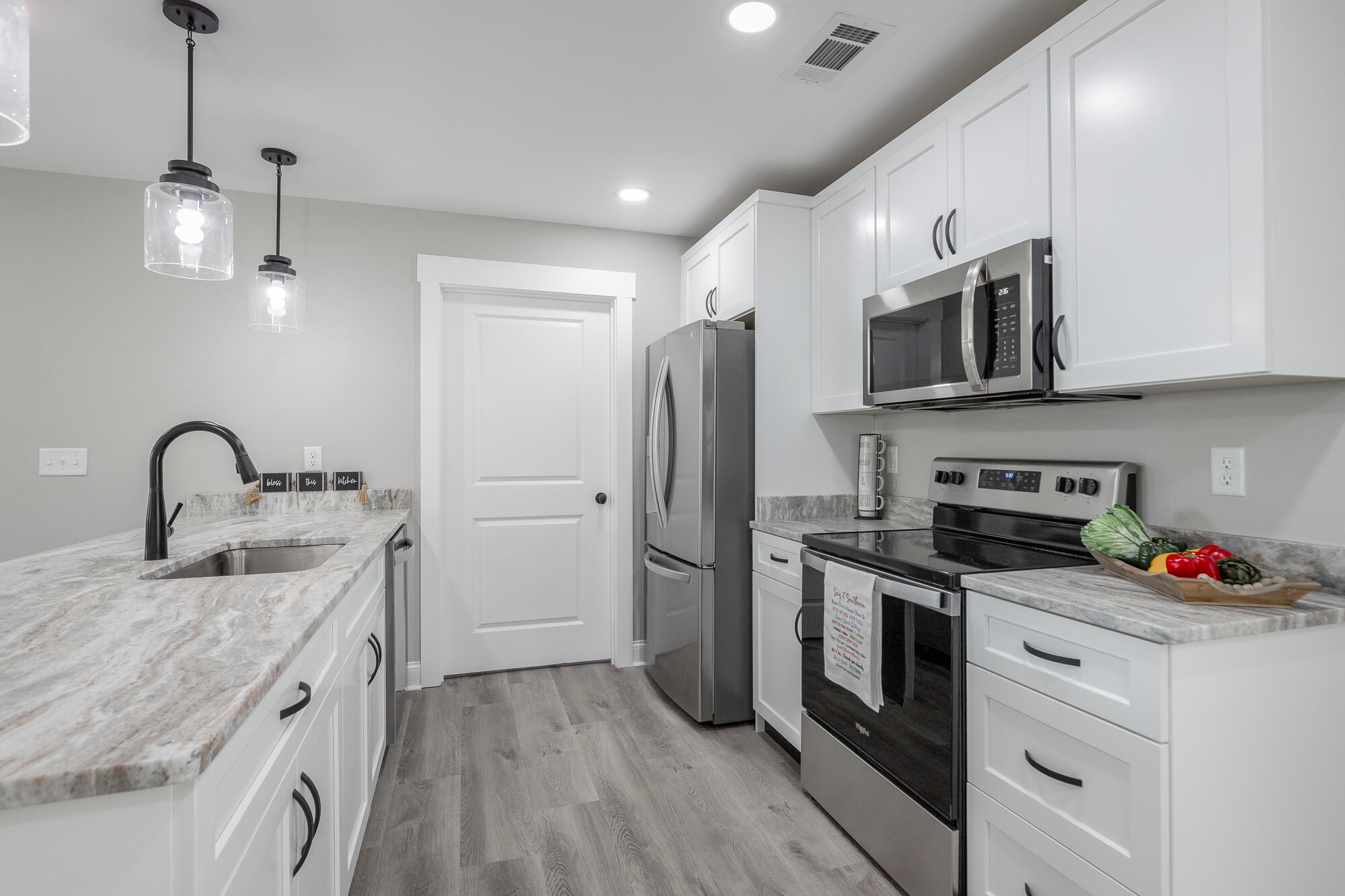 653 Bradley Avenue, LaFayette