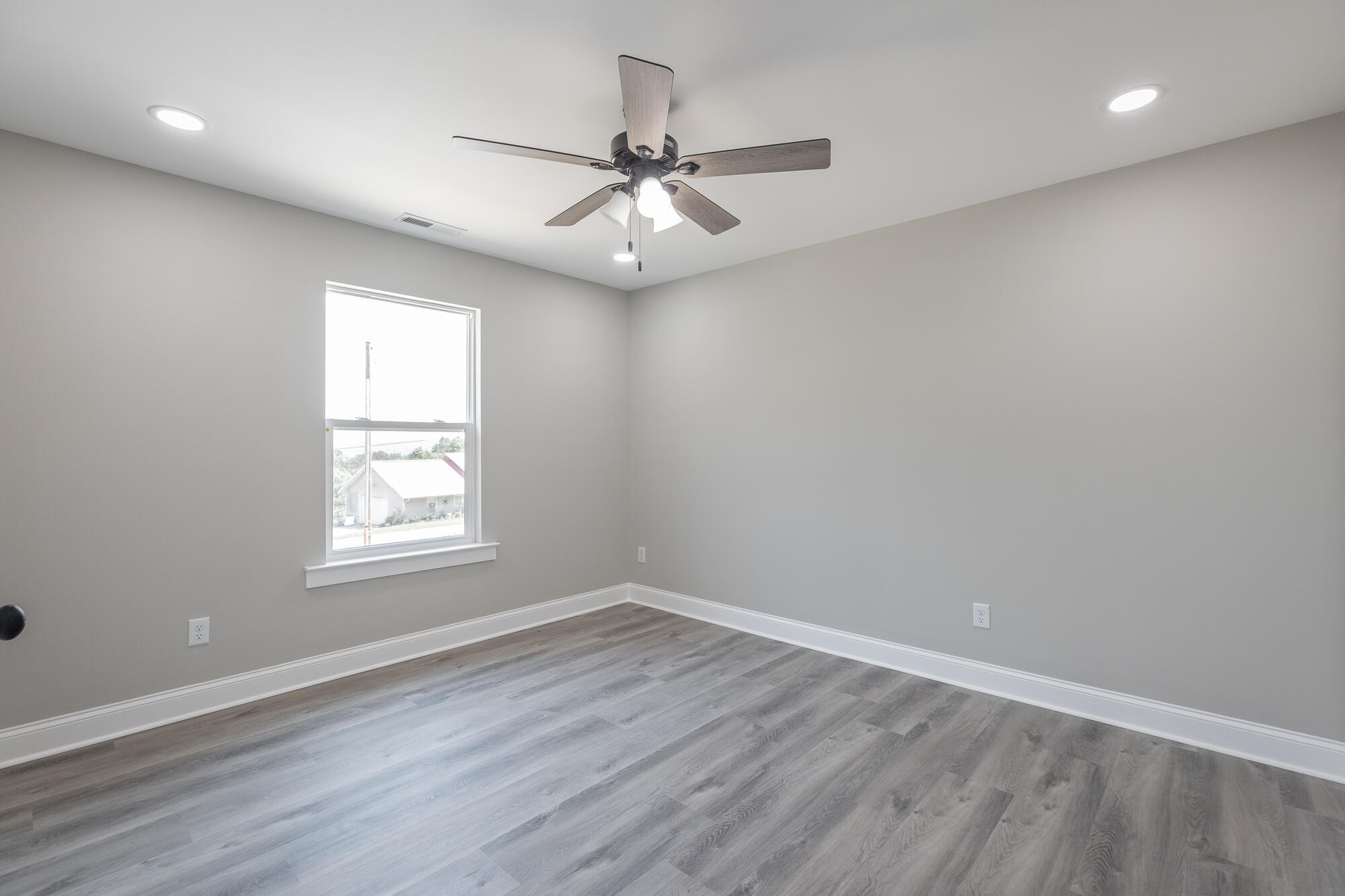 653 Bradley Avenue, LaFayette