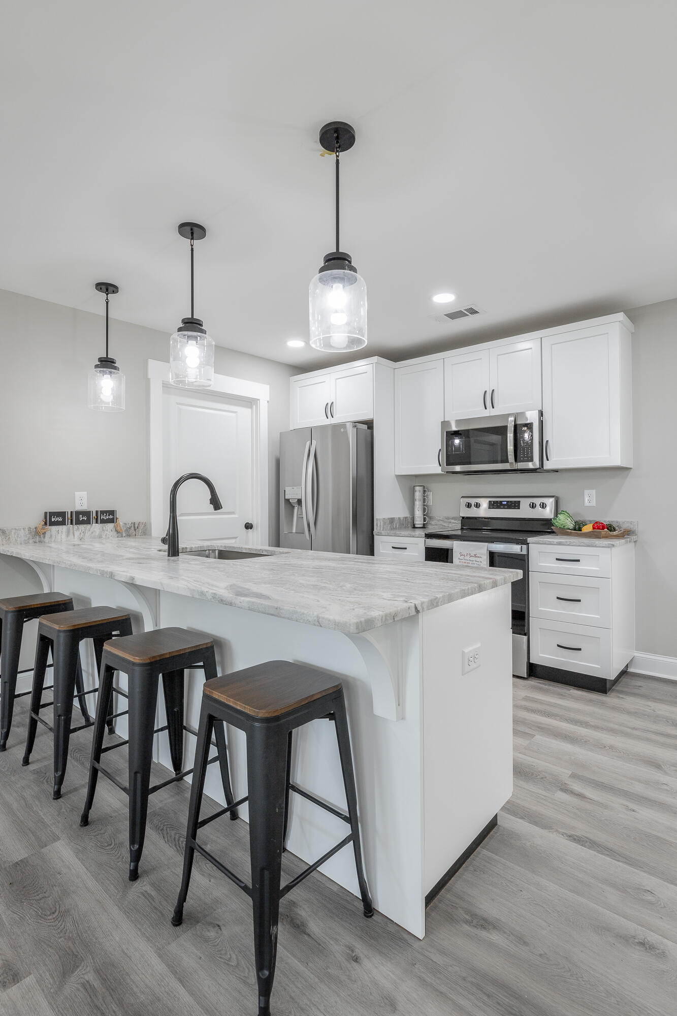 653 Bradley Avenue, LaFayette