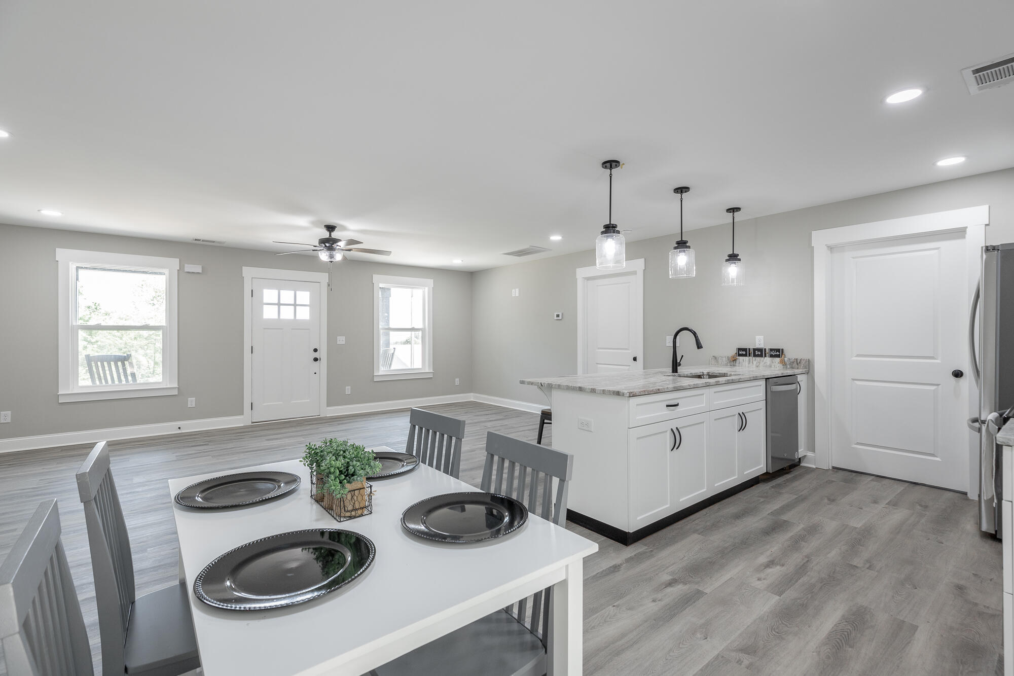 653 Bradley Avenue, LaFayette