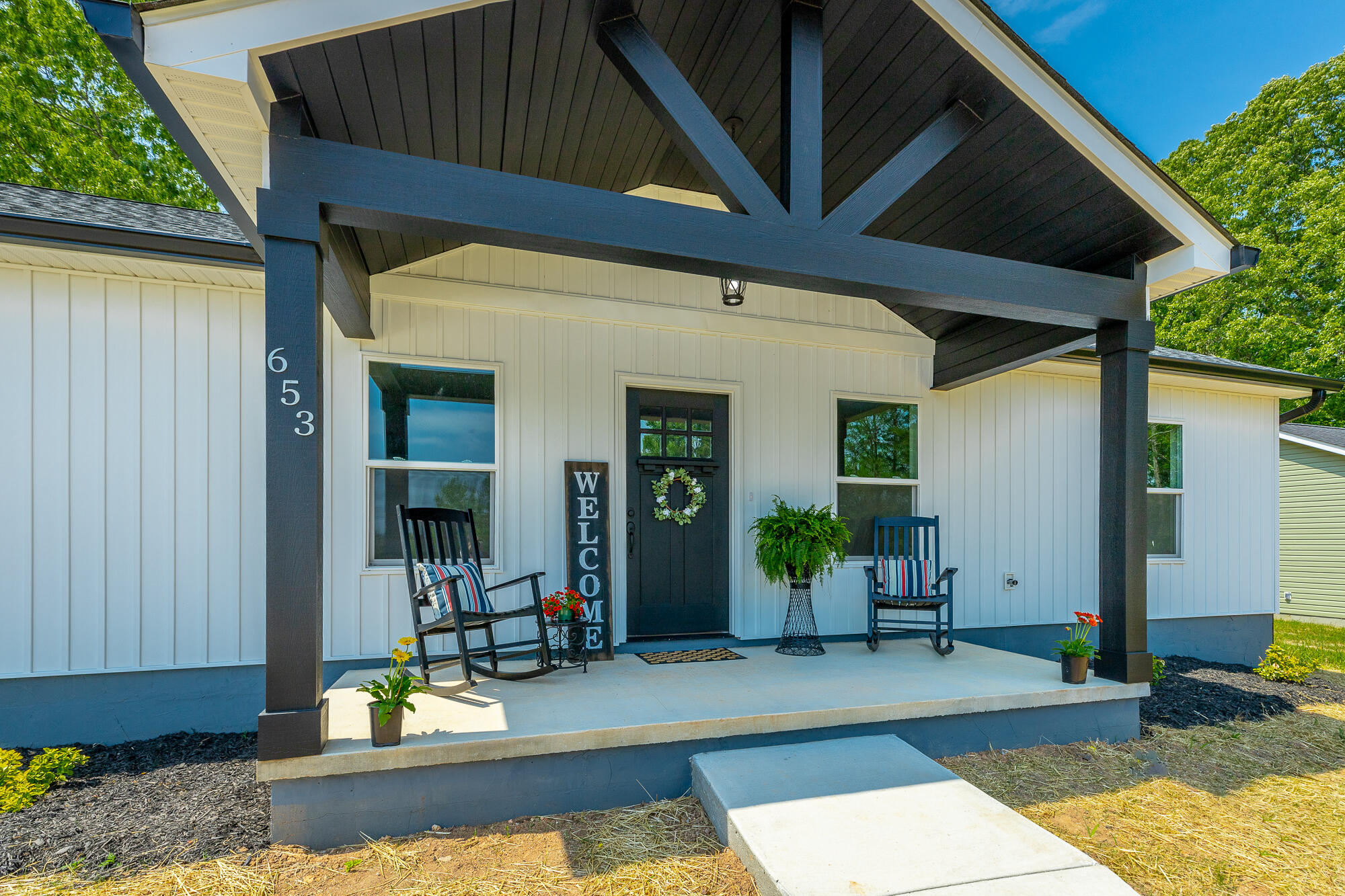 653 Bradley Avenue, LaFayette