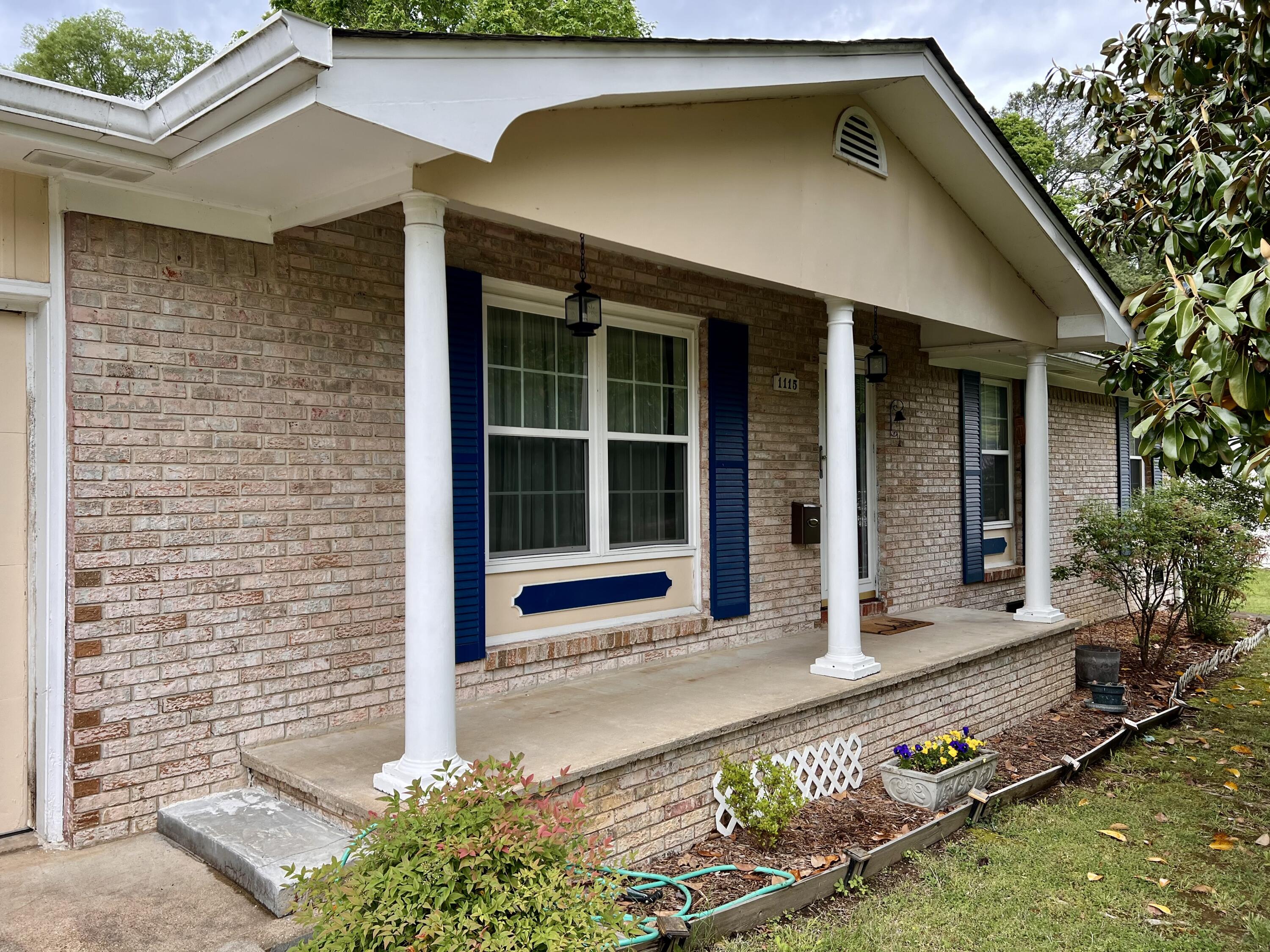 1115 Mcnichol Lane