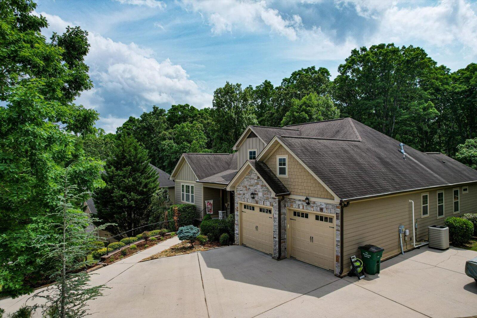 7325 Sweet Magnolia Lane