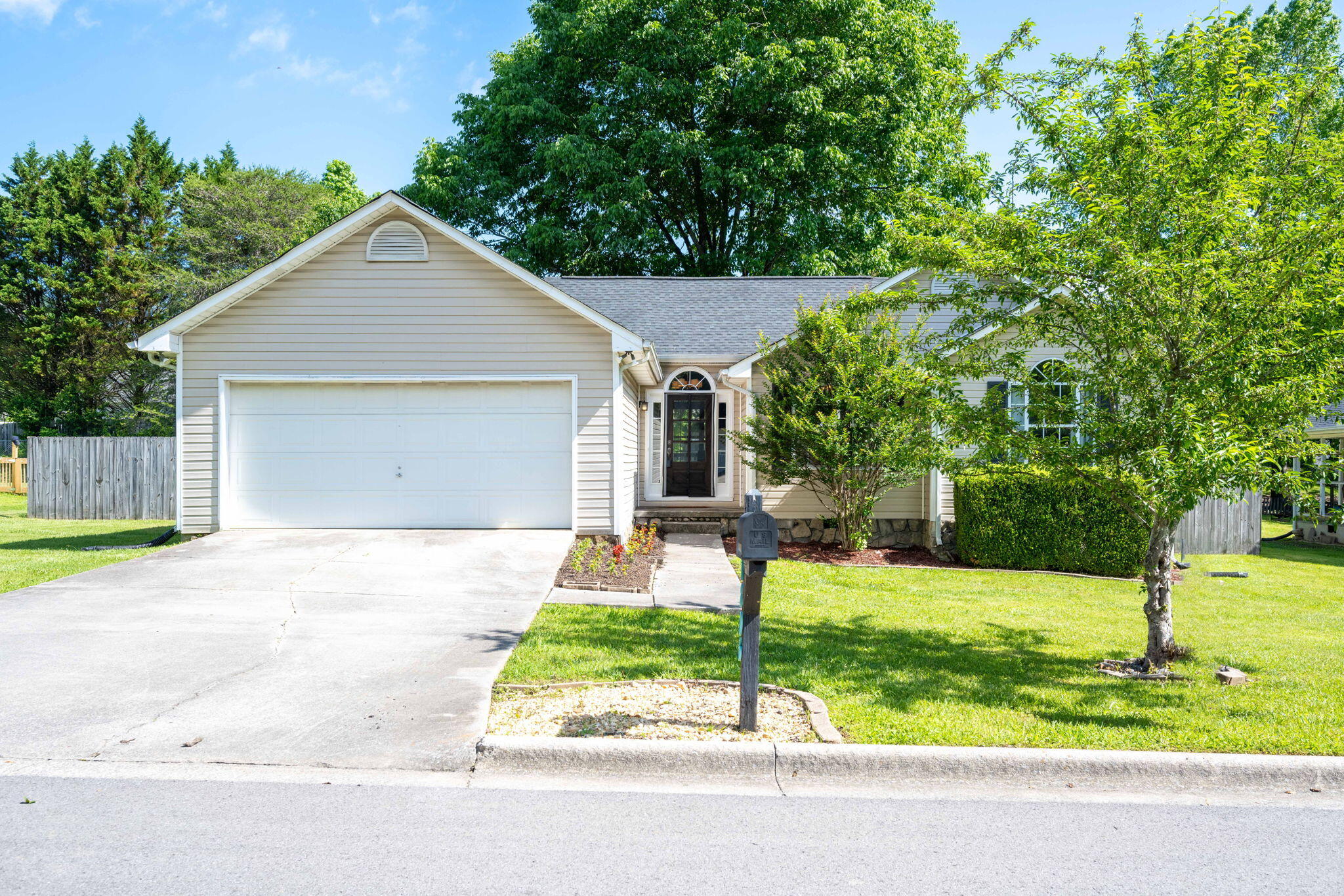 1806 Glenbrook Place