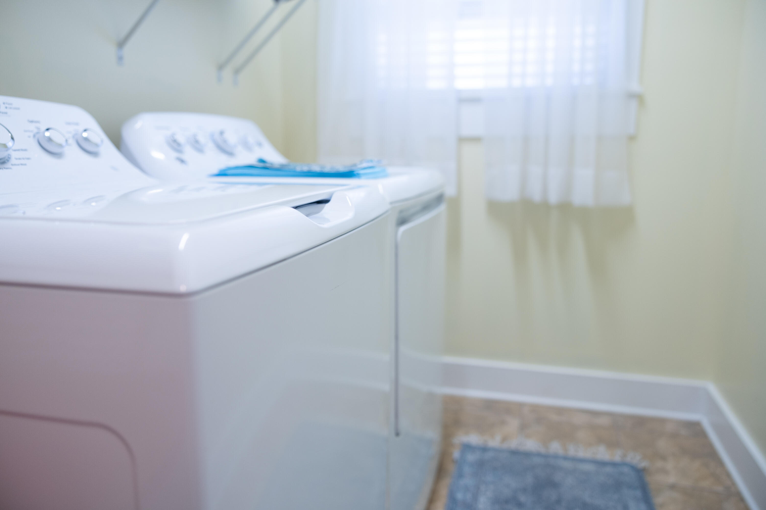 8217 Robertsview Drive