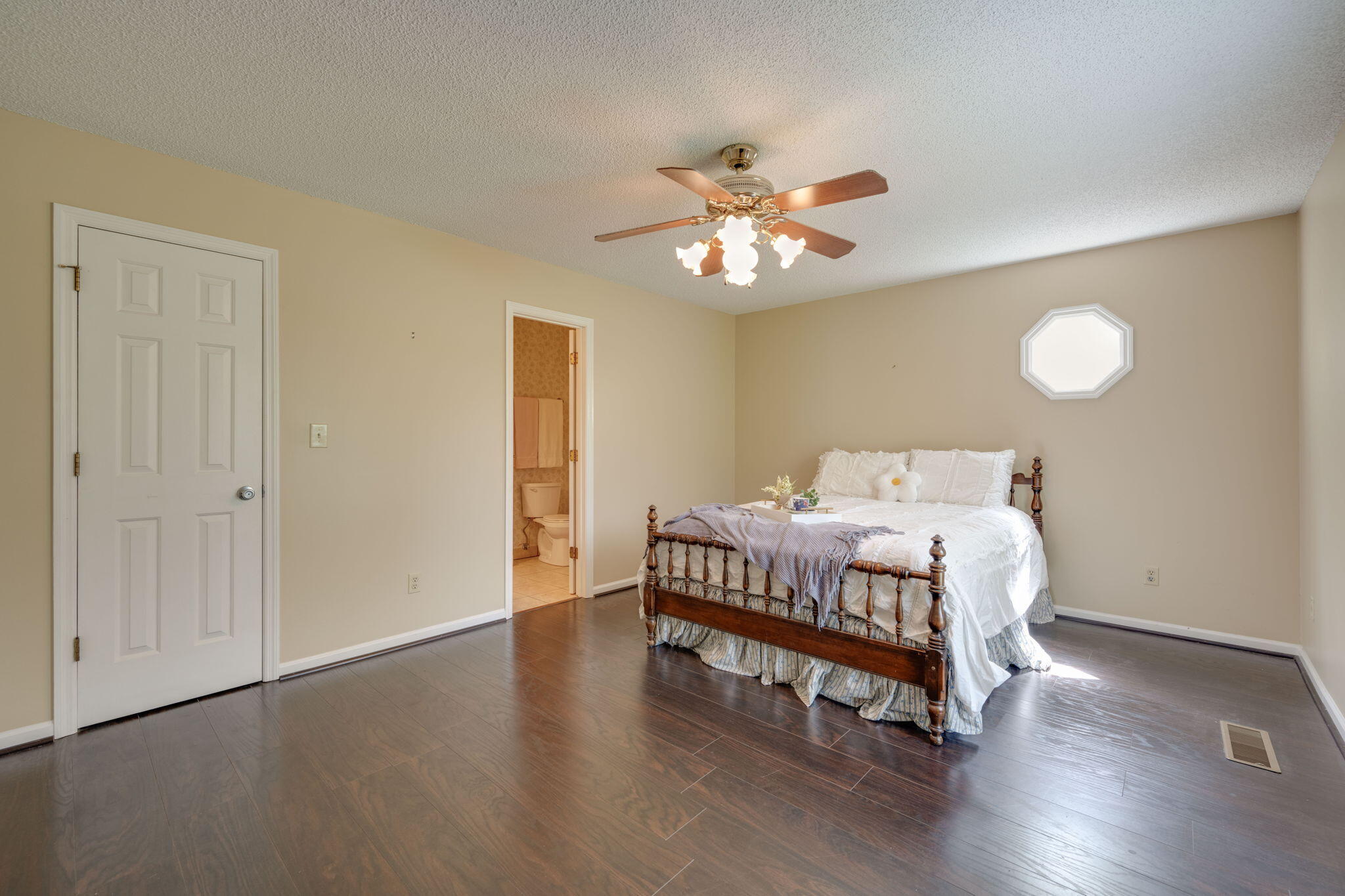 7029 Cedar Crest Circle