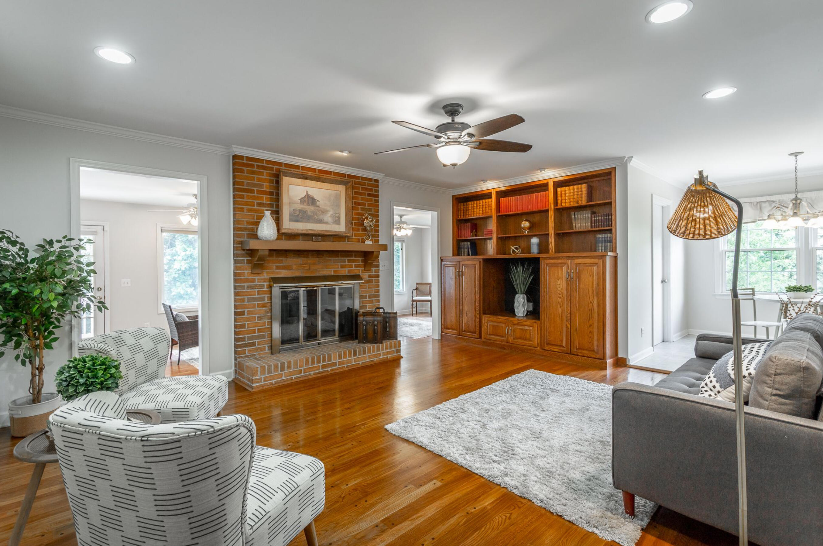 7110 Saratoga Lane