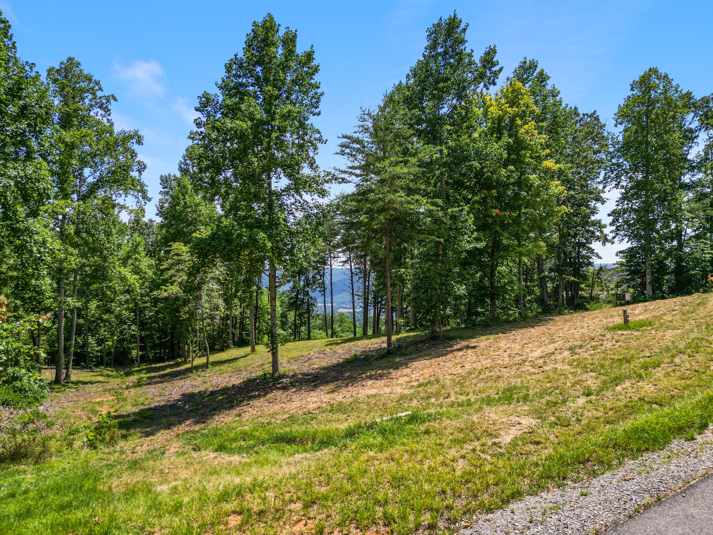 1395 Cherokee Path