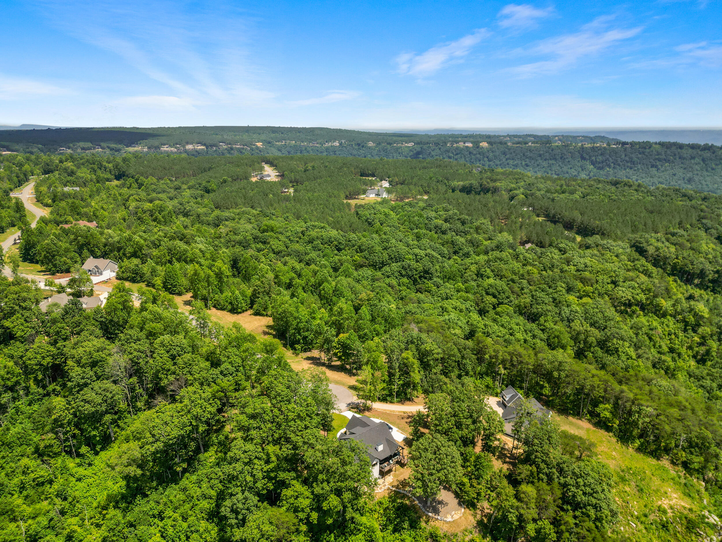1395 Cherokee Path
